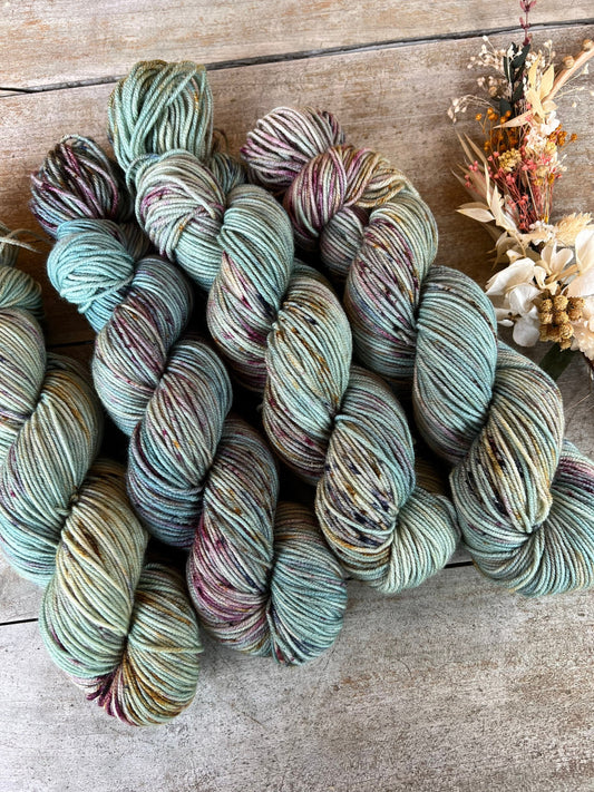 Laine teinte à la main coloris Primevère Fingering Mérinos ou Mérinos nylon ou DK Mérinos ou Lace Mohair et soie