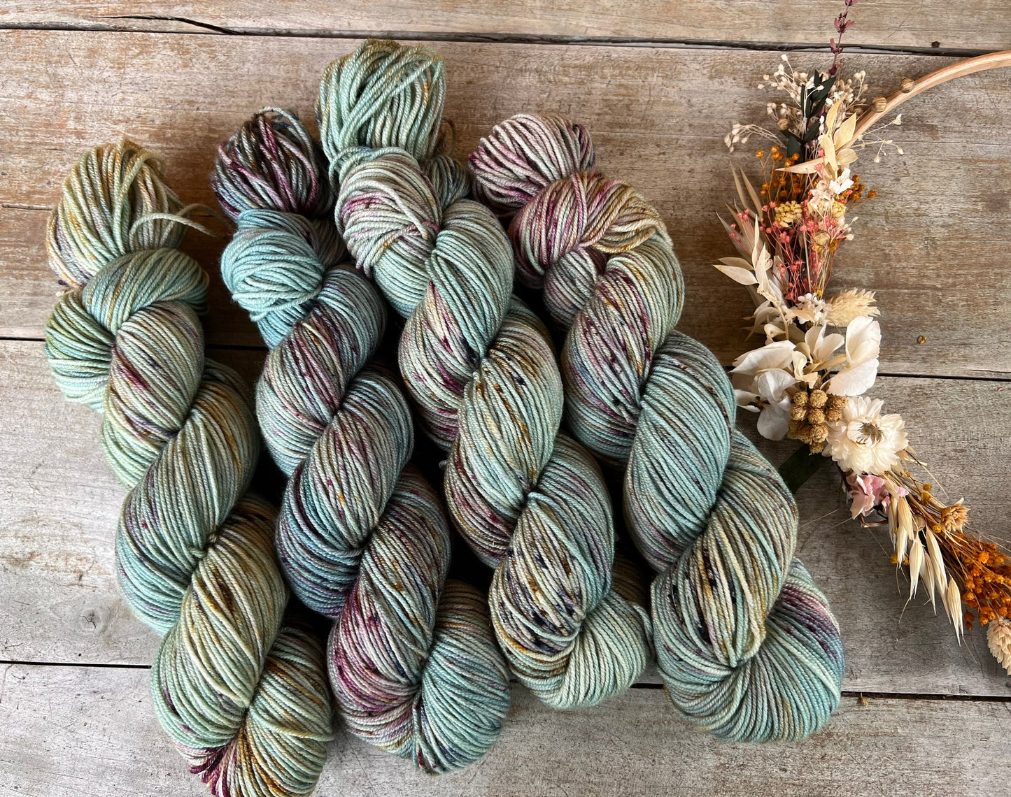 Laine teinte à la main coloris Primevère Fingering Mérinos ou Mérinos nylon ou DK Mérinos ou Lace Mohair et soie