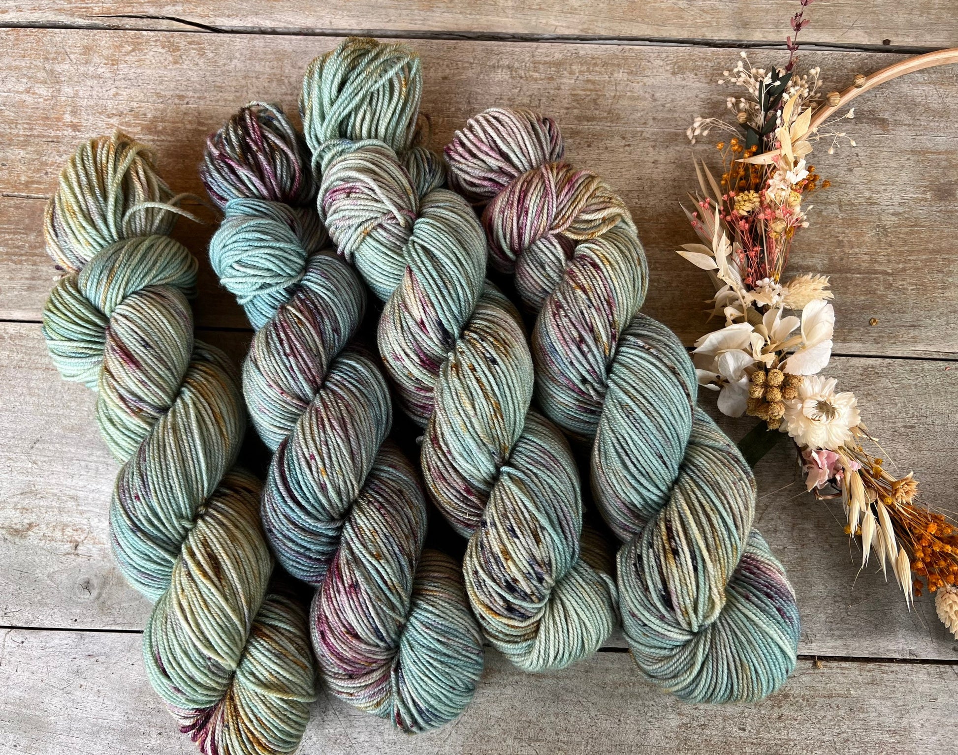 Laine teinte à la main coloris Primevère Fingering Mérinos ou Mérinos nylon ou DK Mérinos ou Lace Mohair et soie
