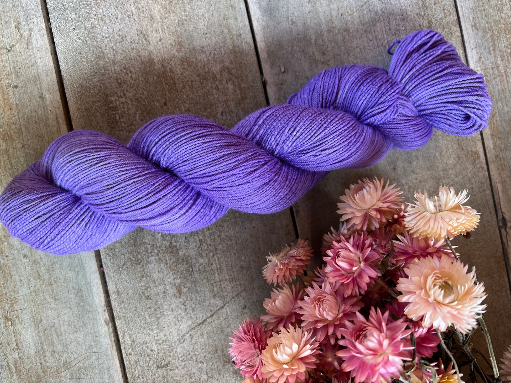 Laine teinte à la main coloris Lila Fingering Mérinos ou Mérinos nylon ou DK Mérinos ou Lace Mohair et soie