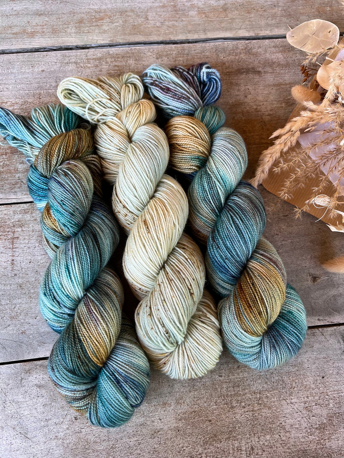 Laine teinte à la main coloris Aude Fingering Mérinos ou Mérinos nylon ou DK Mérinos ou Lace Mohair et soie