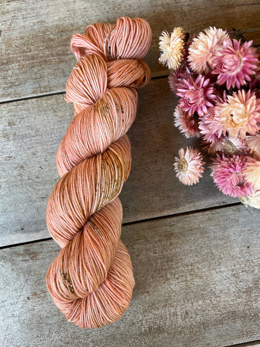 Laine teinte à la main coloris Odette Fingering Mérinos ou Mérinos nylon ou DK Mérinos ou Lace Mohair et soie