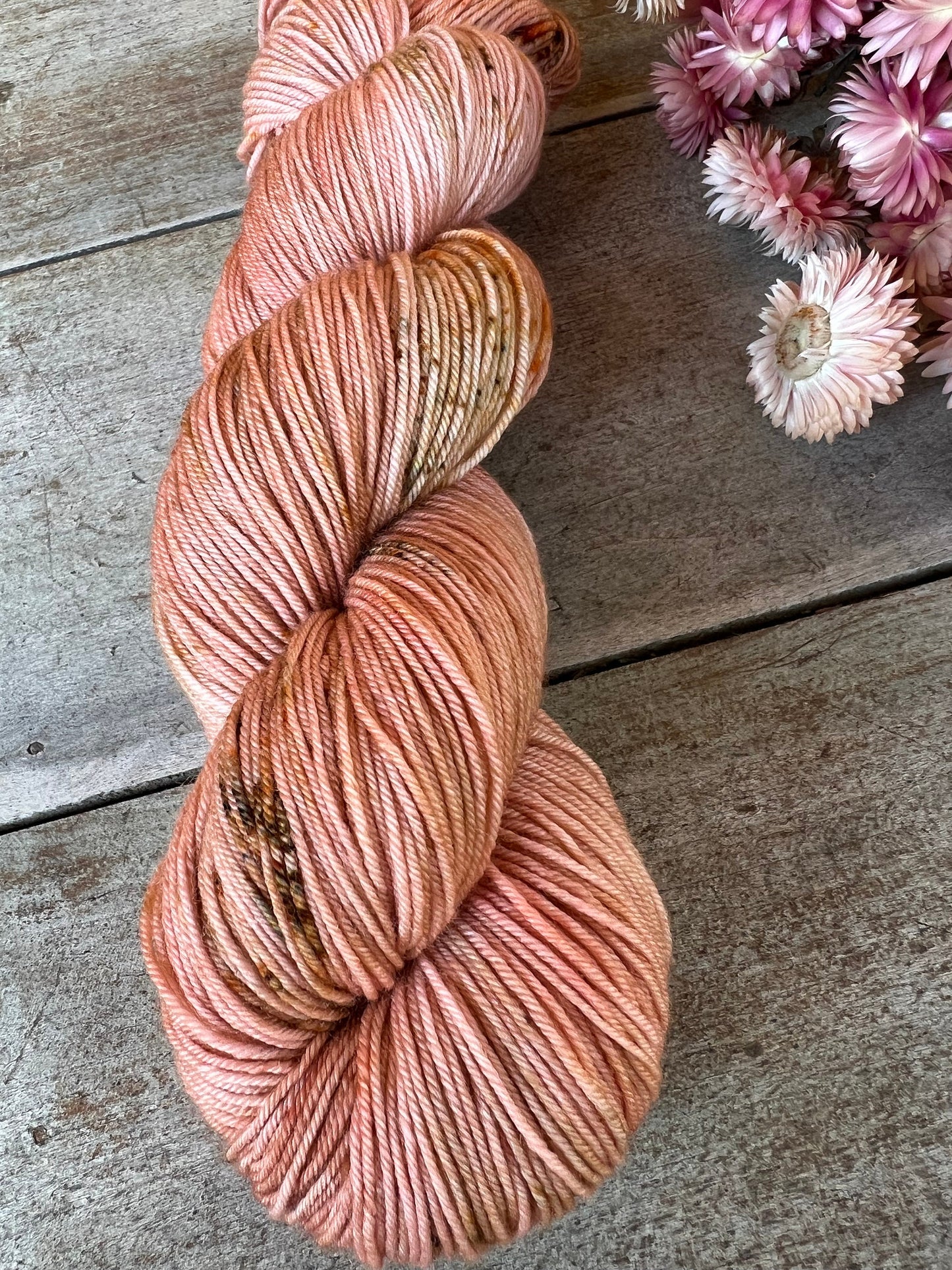 Laine teinte à la main coloris Odette Fingering Mérinos ou Mérinos nylon ou DK Mérinos ou Lace Mohair et soie