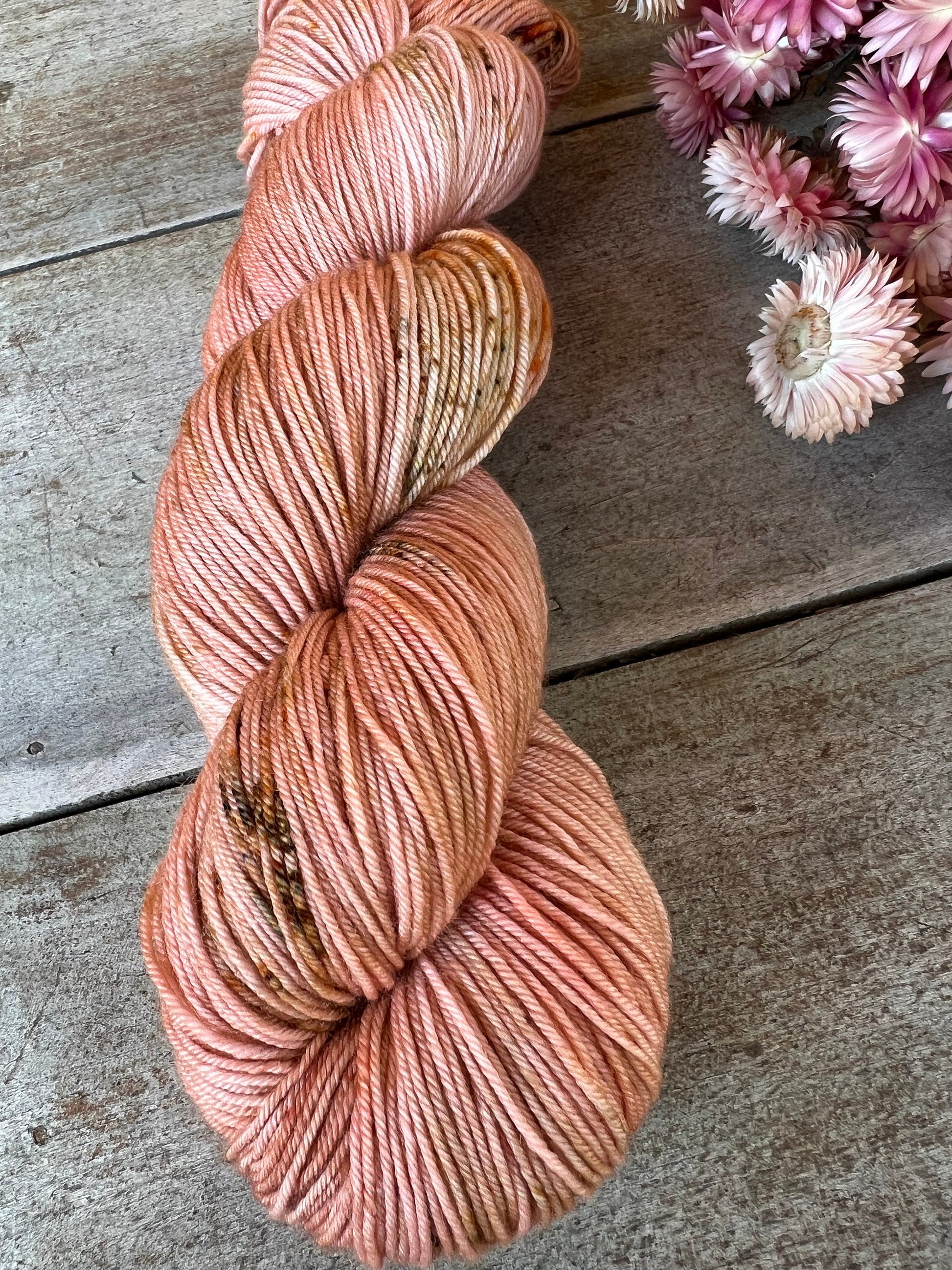 Laine teinte à la main coloris Odette Fingering Mérinos ou Mérinos nylon ou DK Mérinos ou Lace Mohair et soie