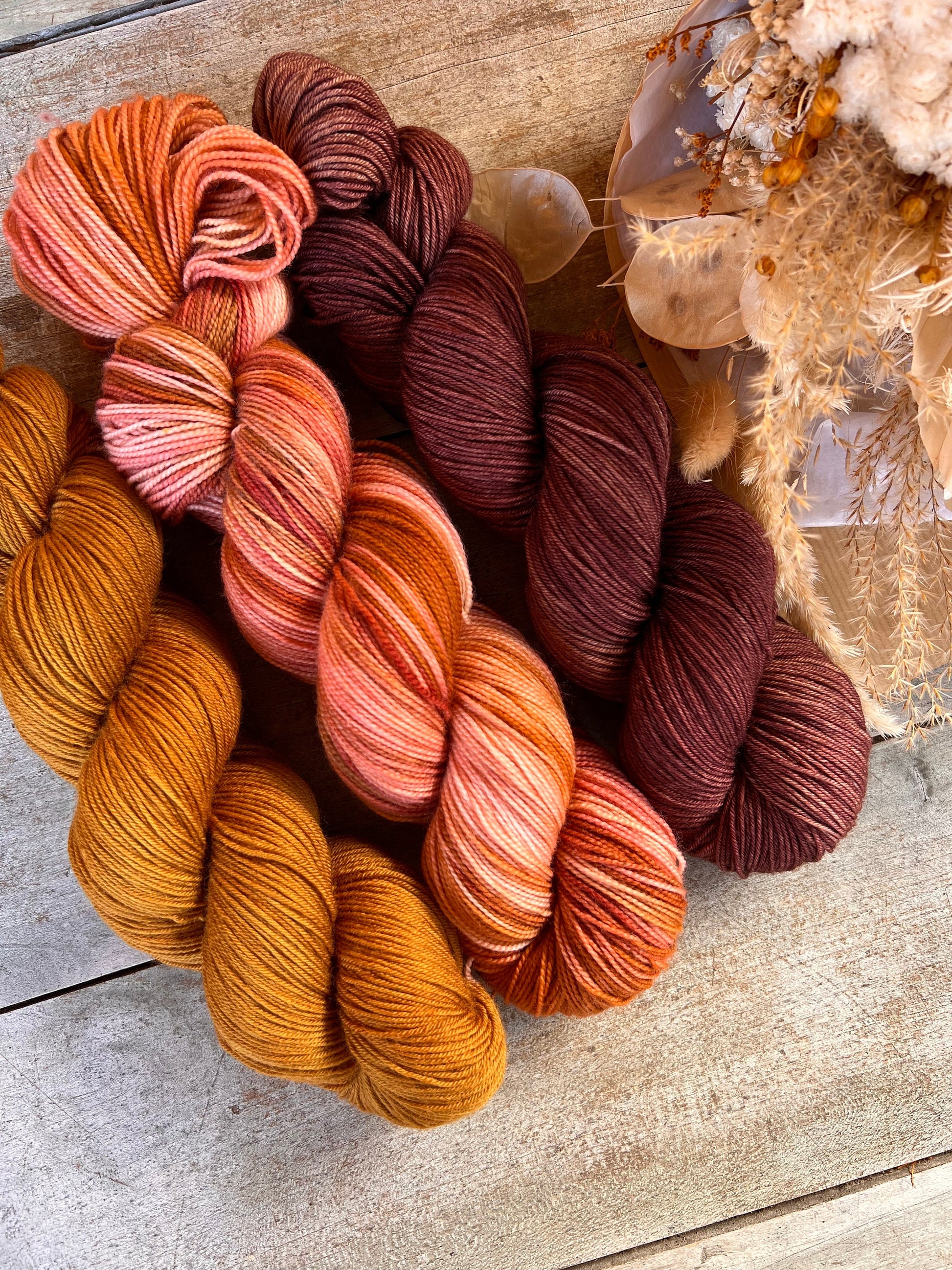 Laine teinte à la main coloris Choco Fingering Mérinos ou Mérinos nylon ou DK Mérinos ou Lace Mohair et soie