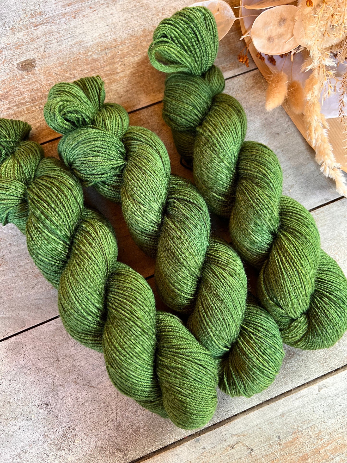 Laine teinte à la main coloris Avocado Fingering Mérinos ou Mérinos nylon ou DK Mérinos ou Lace Mohair et soie