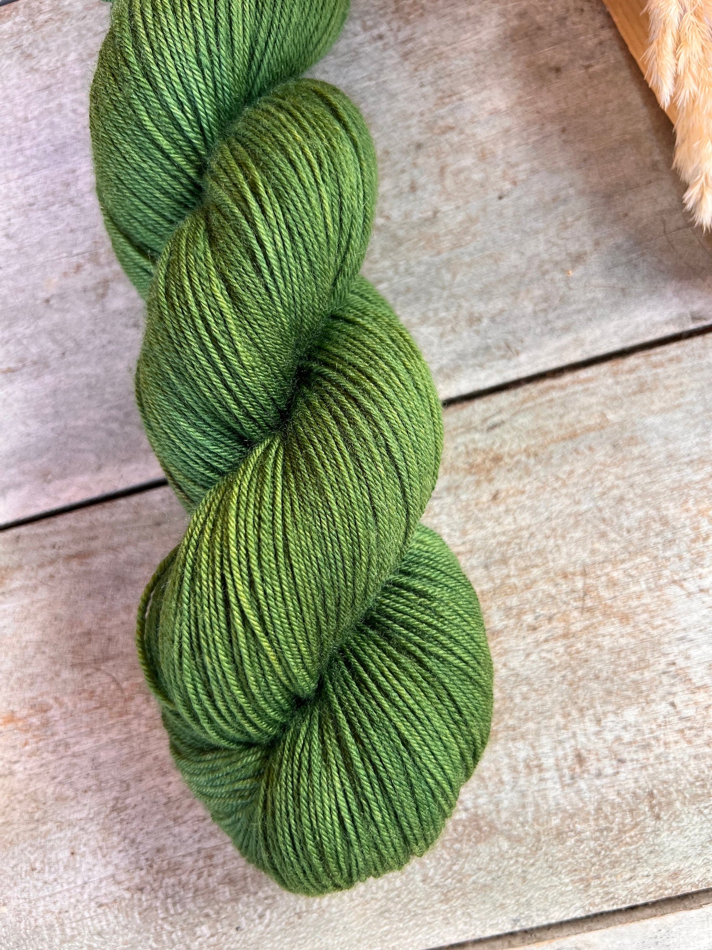 Laine teinte à la main coloris Avocado Fingering Mérinos ou Mérinos nylon ou DK Mérinos ou Lace Mohair et soie