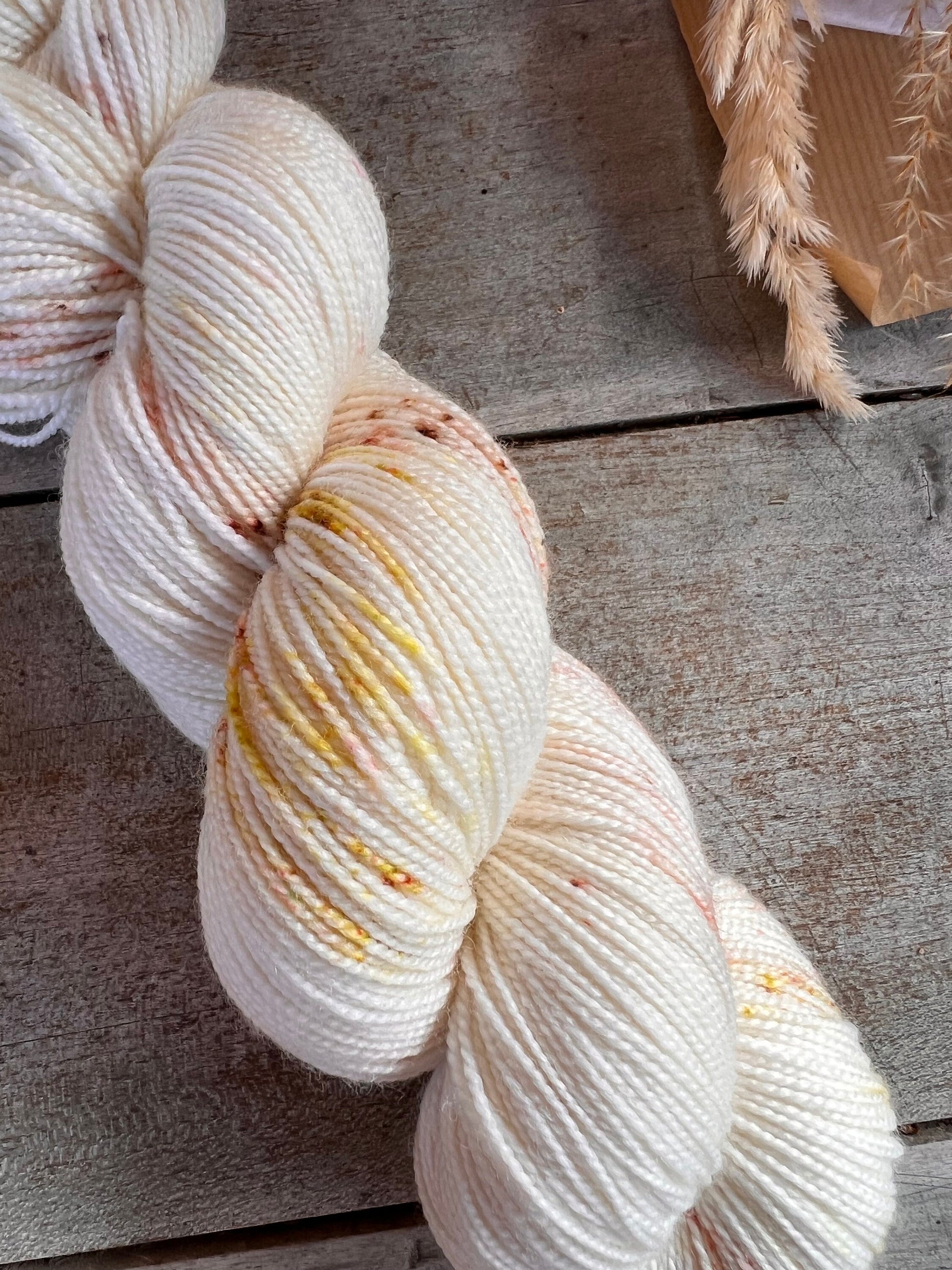 Laine teinte à la main coloris Café Latte Fingering Mérinos ou Mérinos nylon ou DK Mérinos ou Lace Mohair et soie