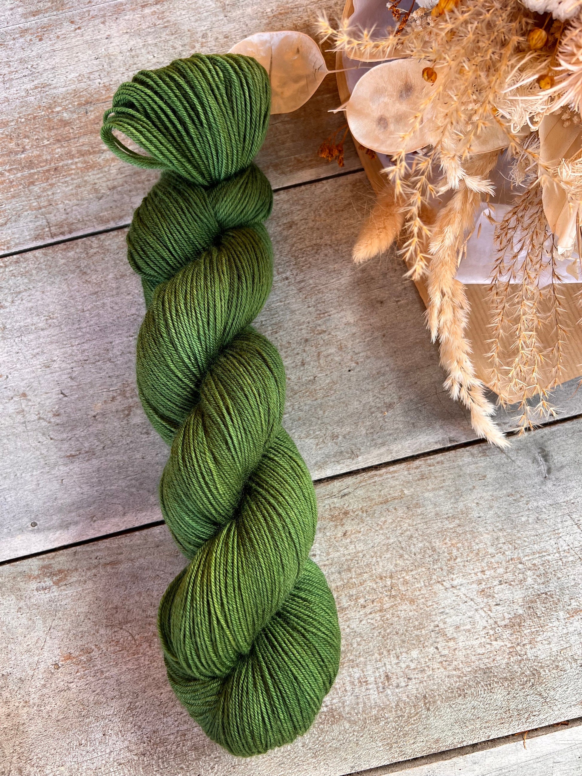 Laine teinte à la main coloris Avocado Fingering Mérinos ou Mérinos nylon ou DK Mérinos ou Lace Mohair et soie
