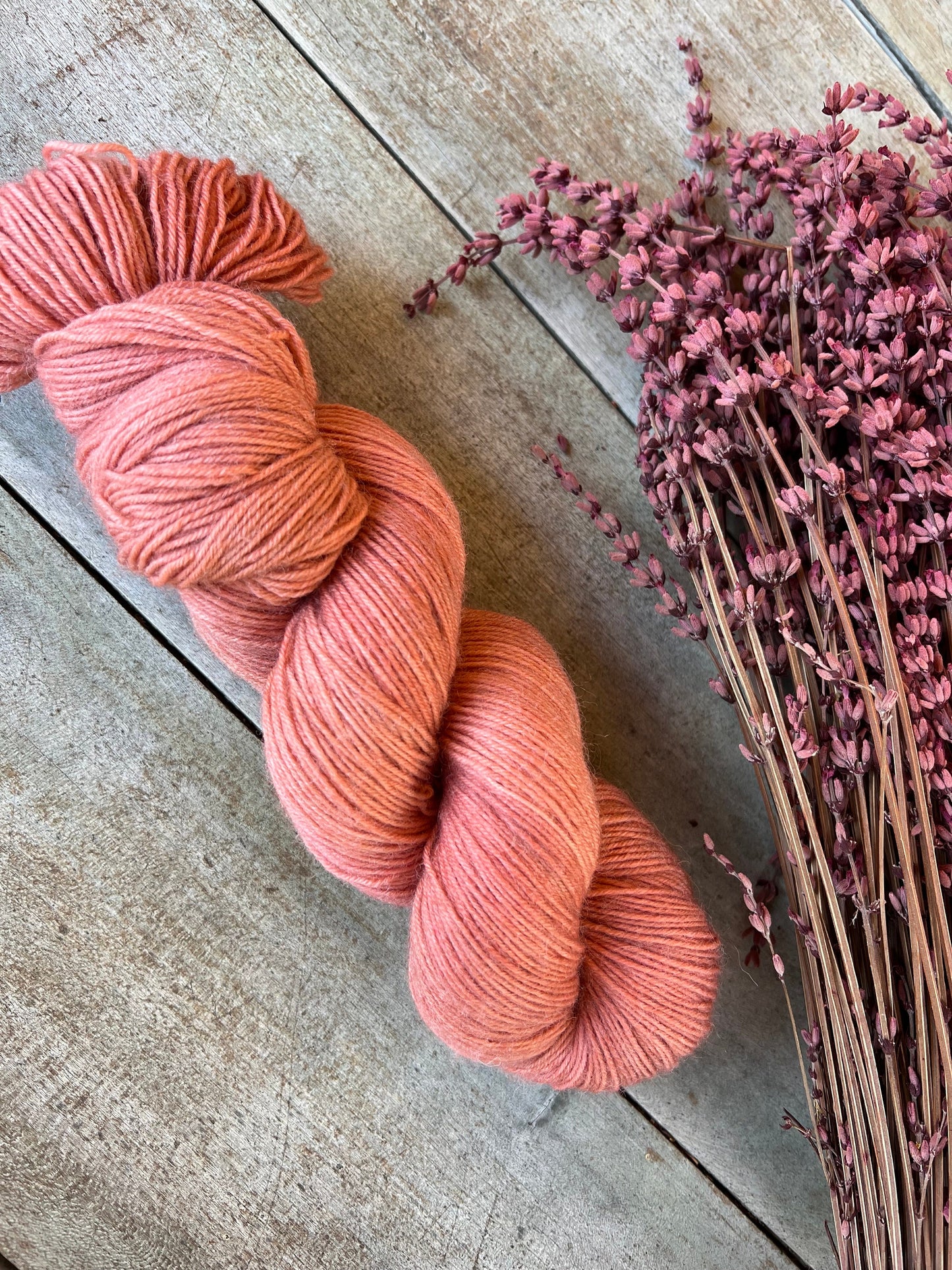 Laine teinte à la main coloris Lilou Fingering Mérinos ou Mérinos nylon ou DK Mérinos ou Lace Mohair et soie
