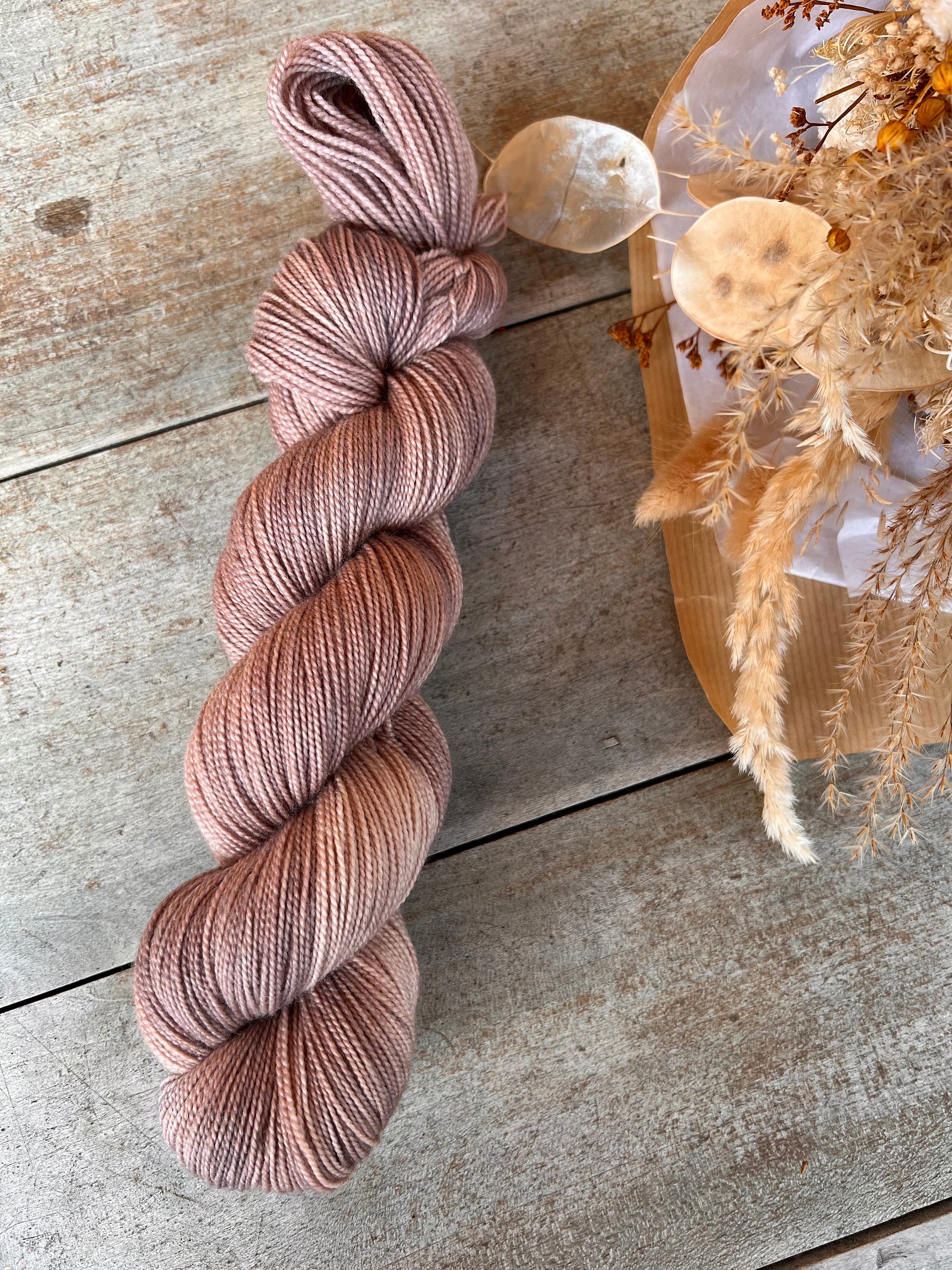 Laine teinte à la main coloris Vieux rose Fingering Mérinos ou Mérinos nylon ou DK Mérinos ou Lace Mohair et soie