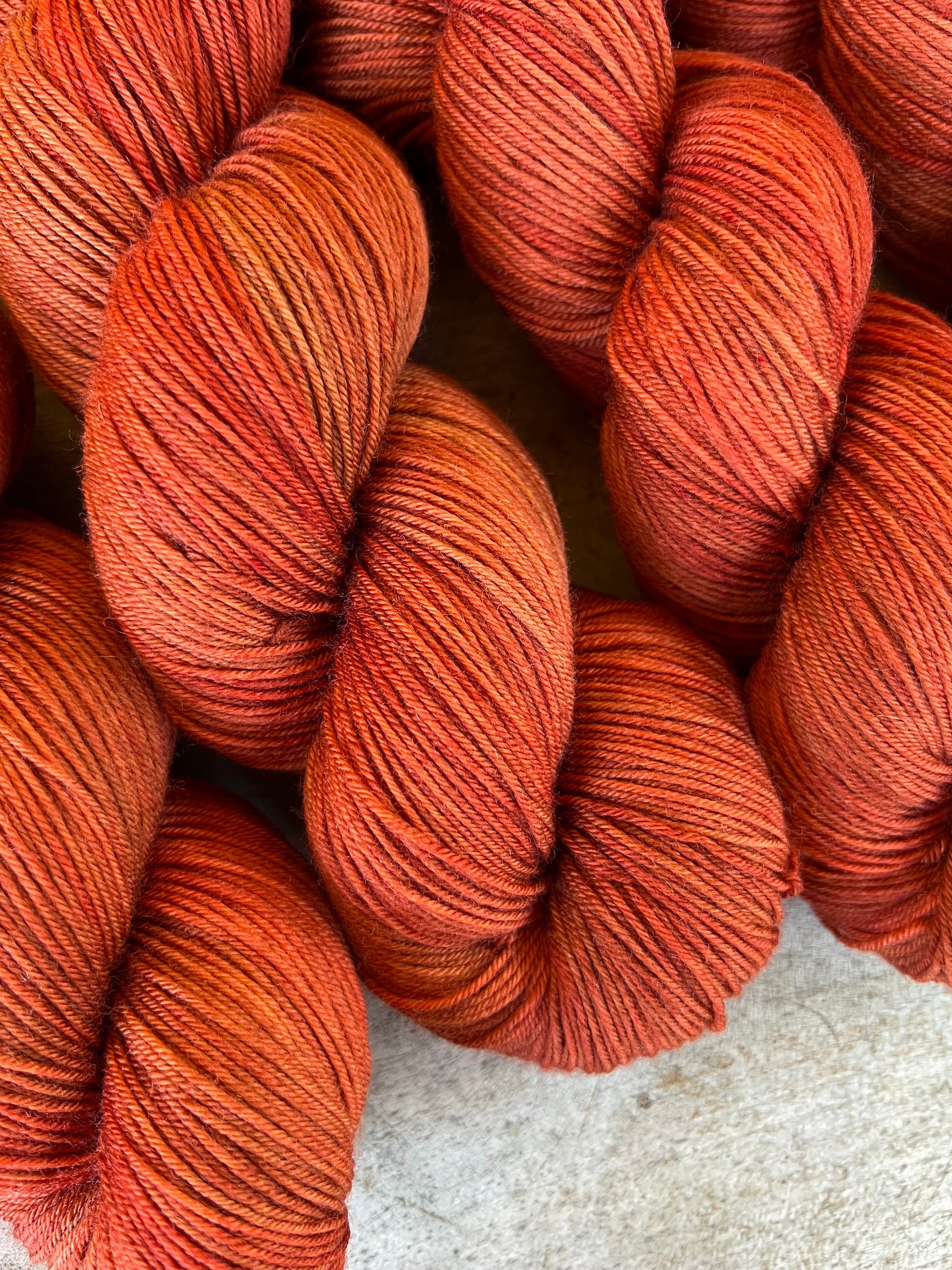 Laine teinte à la main coloris Eve Fingering Mérinos ou Mérinos nylon ou DK Mérinos ou Lace Mohair et soie