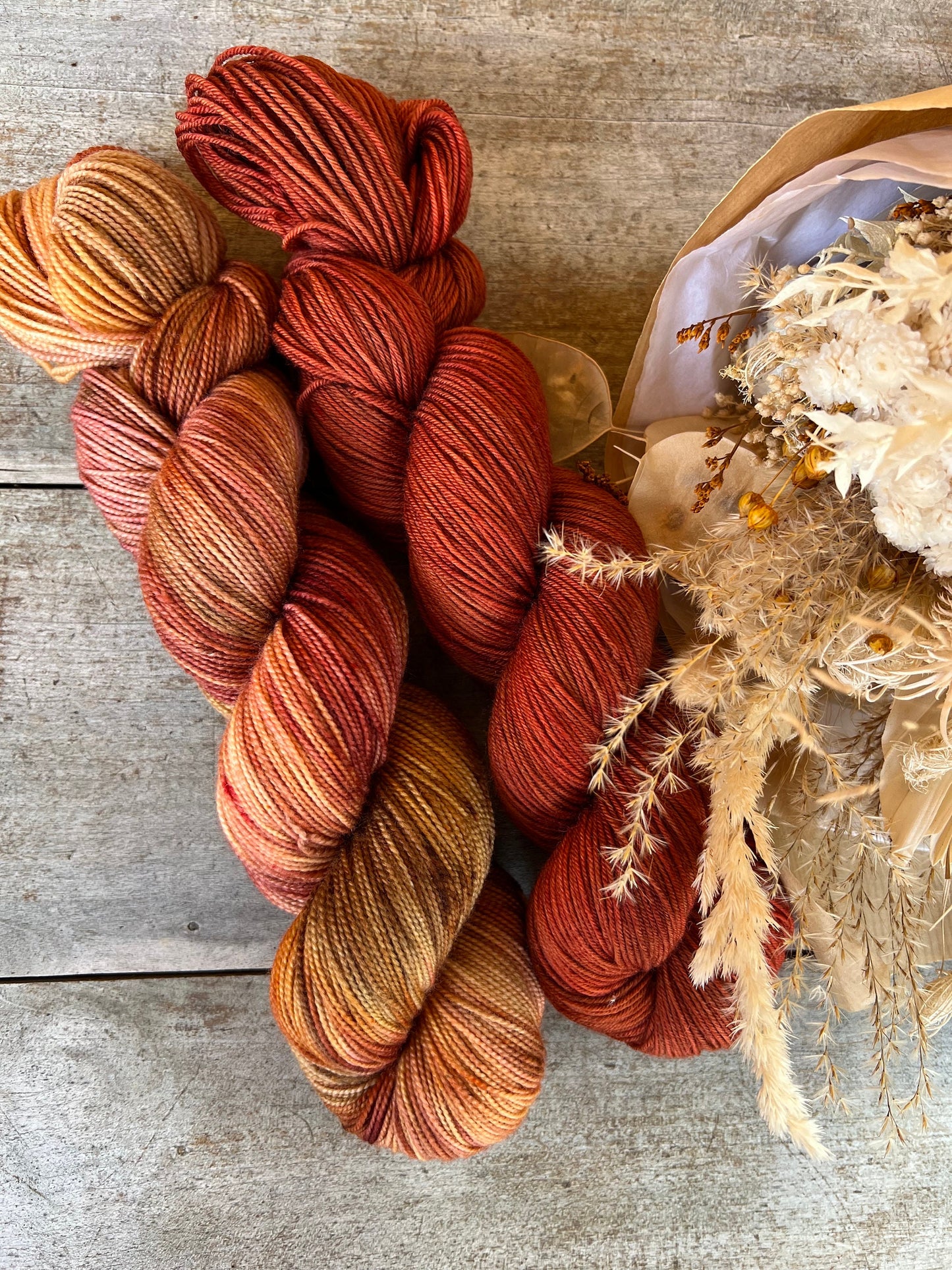 Laine teinte à la main coloris Eve Fingering Mérinos ou Mérinos nylon ou DK Mérinos ou Lace Mohair et soie