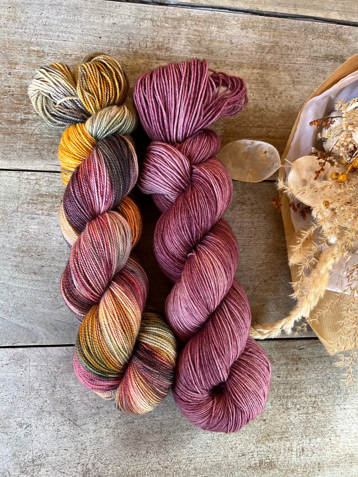 Laine teinte à la main coloris Violine Fingering Mérinos ou Mérinos nylon ou DK Mérinos ou Lace Mohair et soie