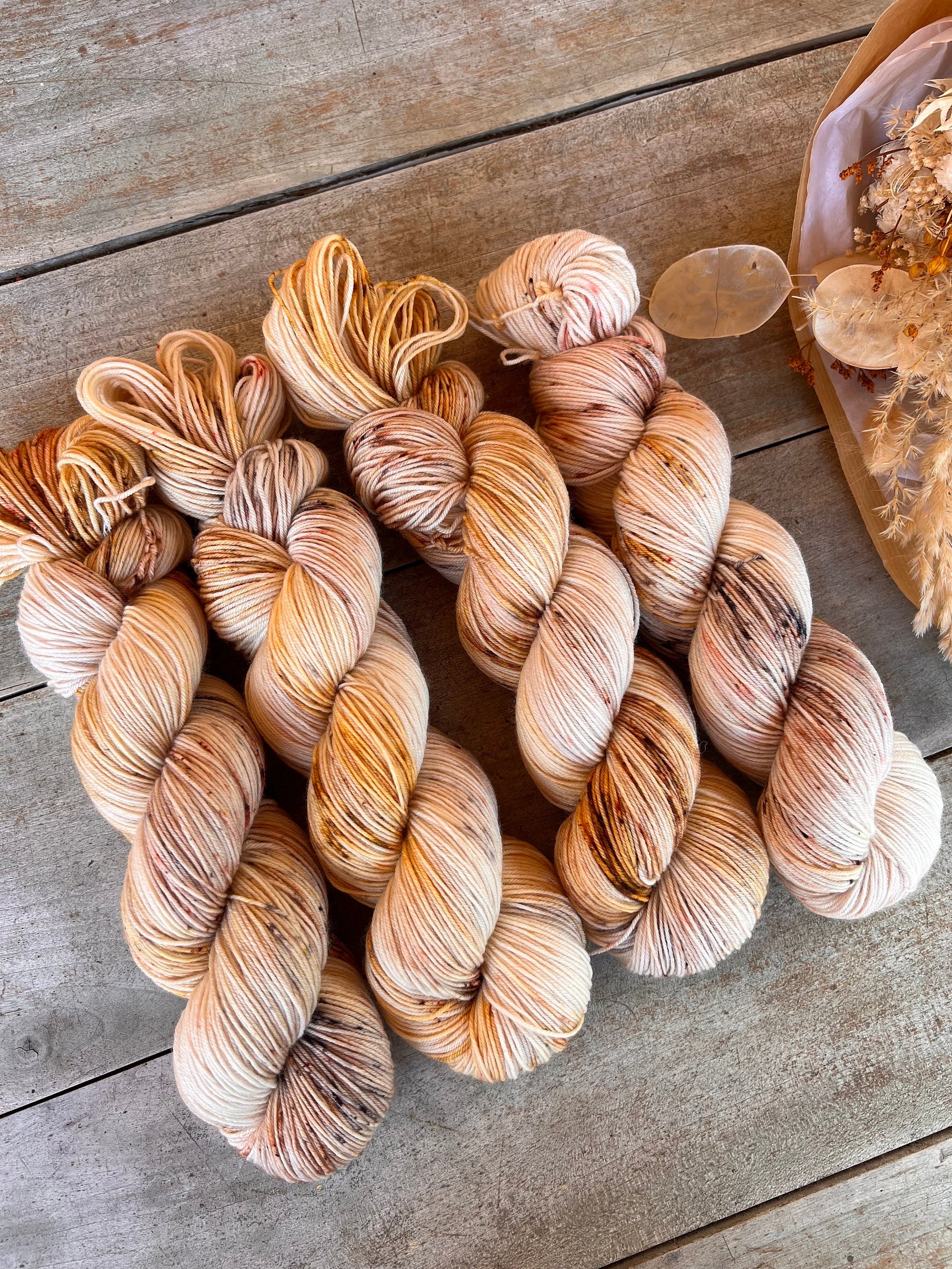 Laine teinte à la main coloris Charlène Fingering Mérinos ou Mérinos nylon ou DK Mérinos ou Lace Mohair et soie
