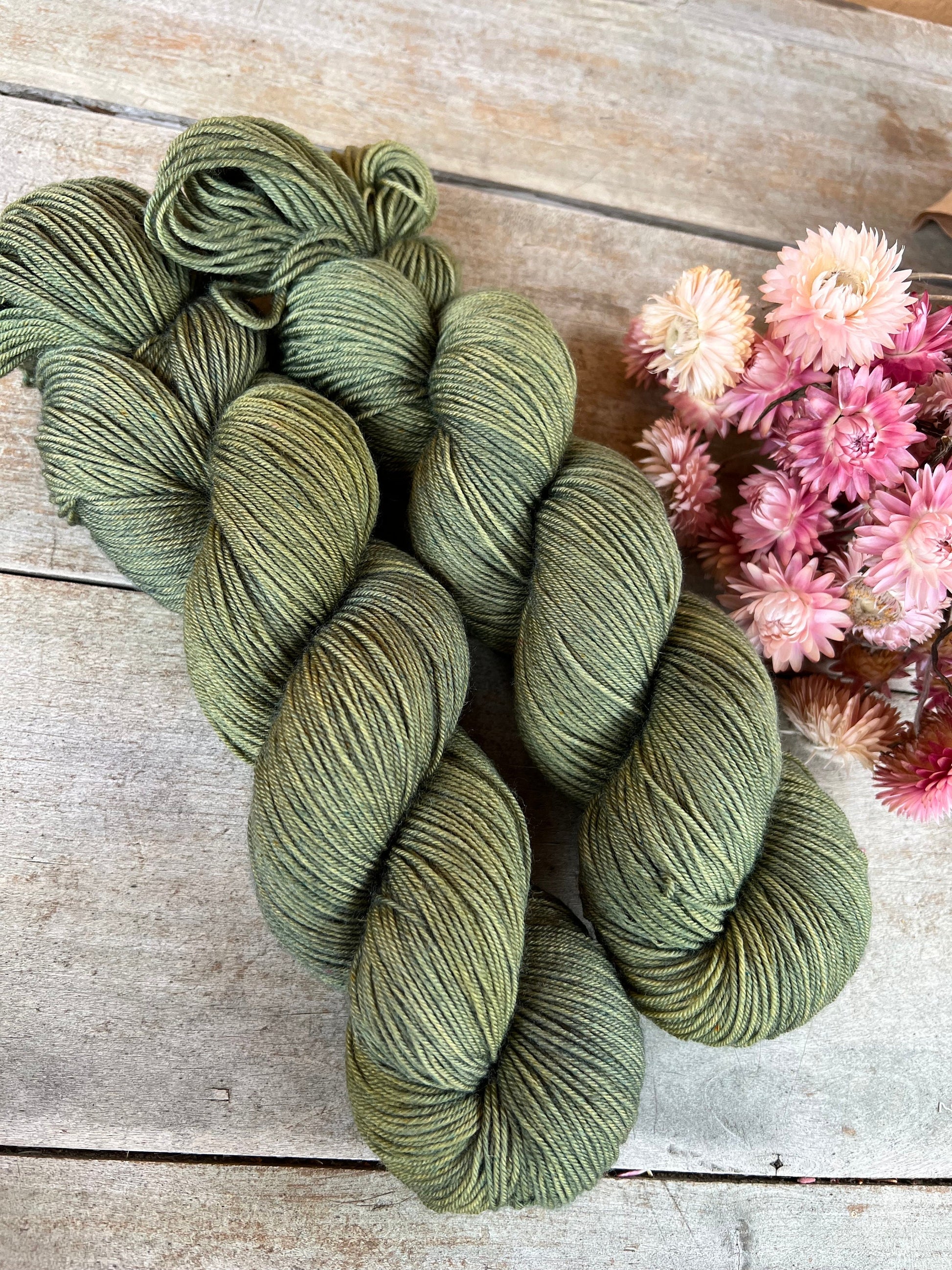 Laine teinte à la main coloris Olive Fingering Mérinos ou Mérinos nylon ou DK Mérinos ou Lace Mohair et soie