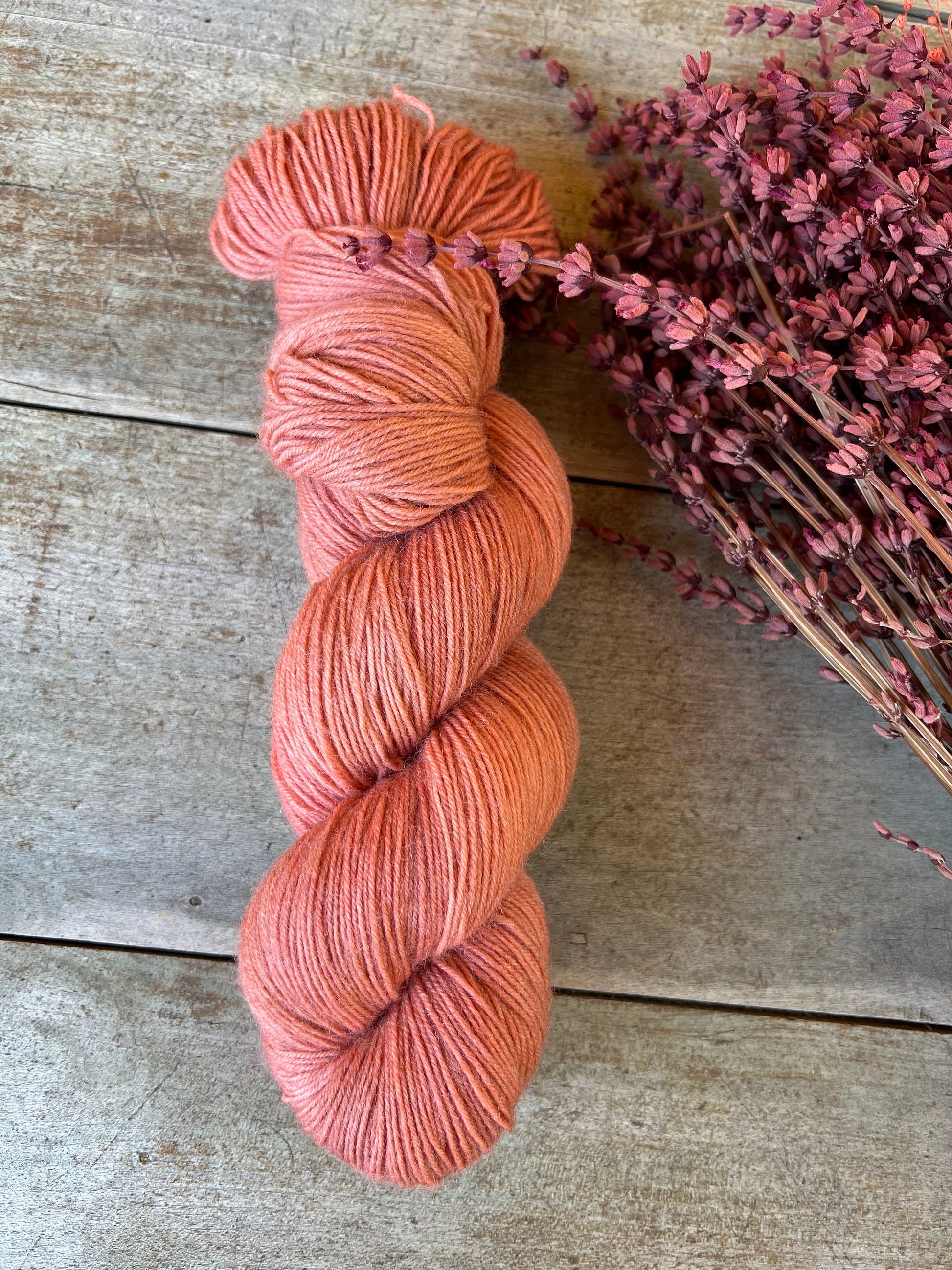 Laine teinte à la main coloris Lilou Fingering Mérinos ou Mérinos nylon ou DK Mérinos ou Lace Mohair et soie