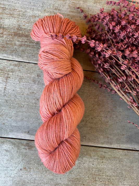 Laine teinte à la main coloris Lilou Fingering Mérinos ou Mérinos nylon ou DK Mérinos ou Lace Mohair et soie