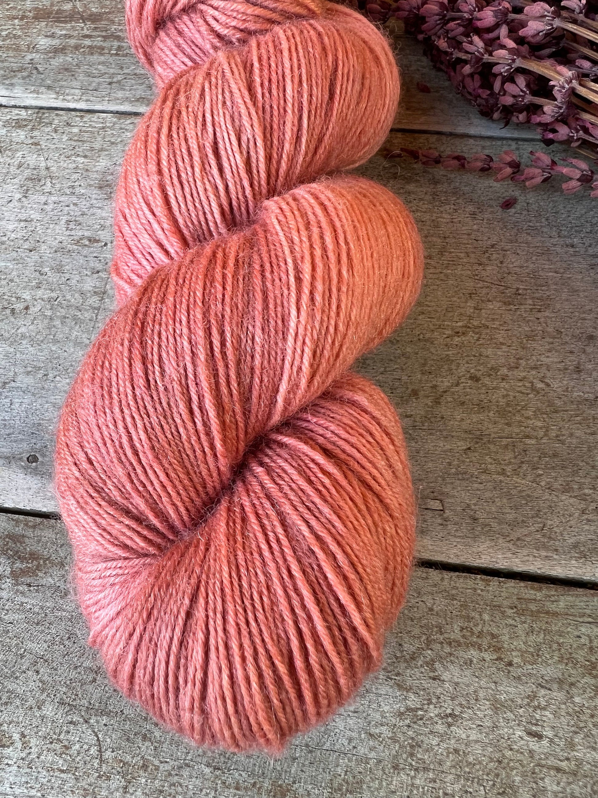 Laine teinte à la main coloris Lilou Fingering Mérinos ou Mérinos nylon ou DK Mérinos ou Lace Mohair et soie