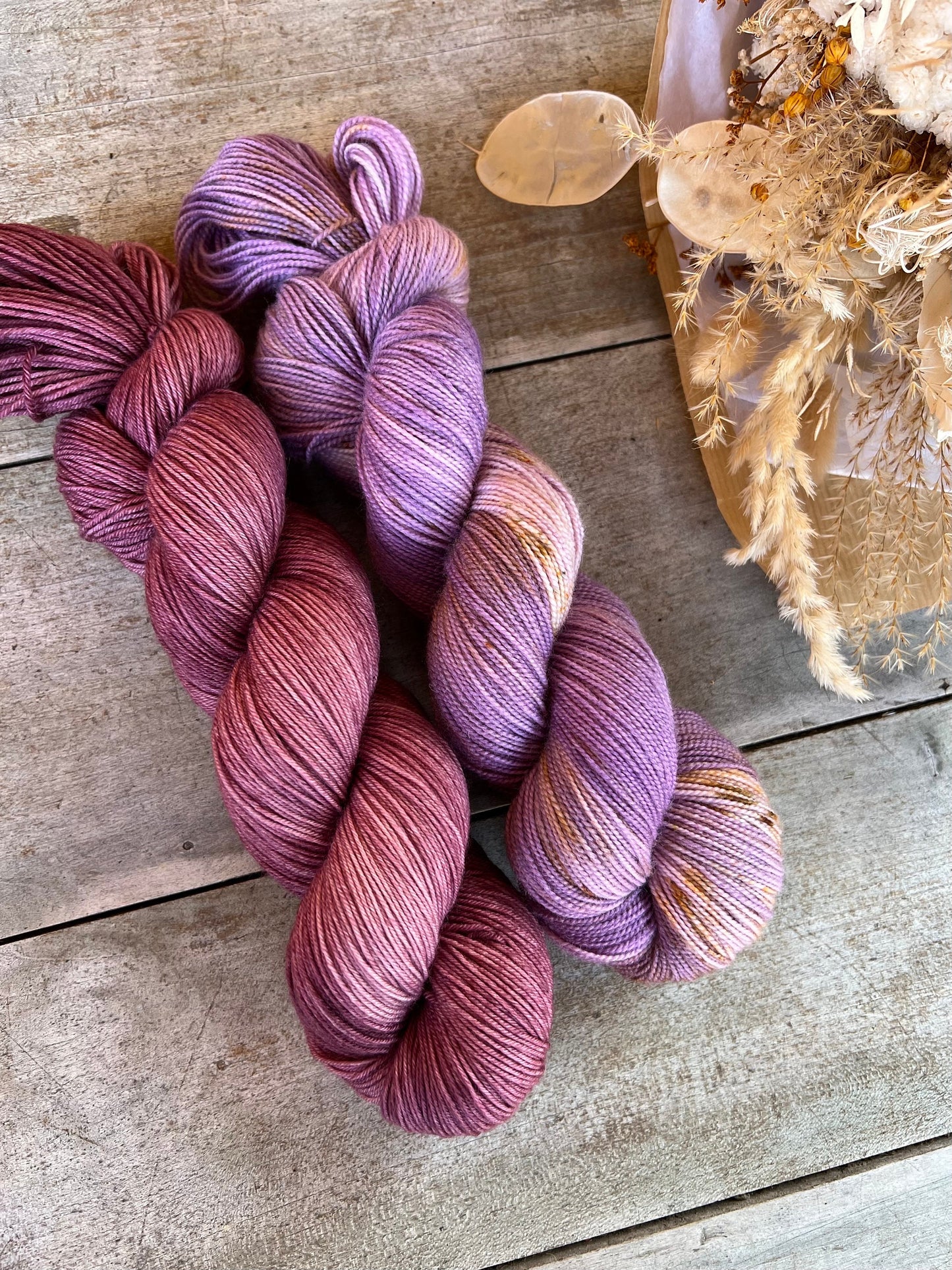 Laine teinte à la main coloris Violine Fingering Mérinos ou Mérinos nylon ou DK Mérinos ou Lace Mohair et soie