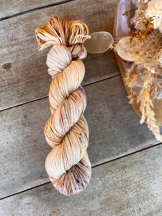 Laine teinte à la main coloris Charlène Fingering Mérinos ou Mérinos nylon ou DK Mérinos ou Lace Mohair et soie