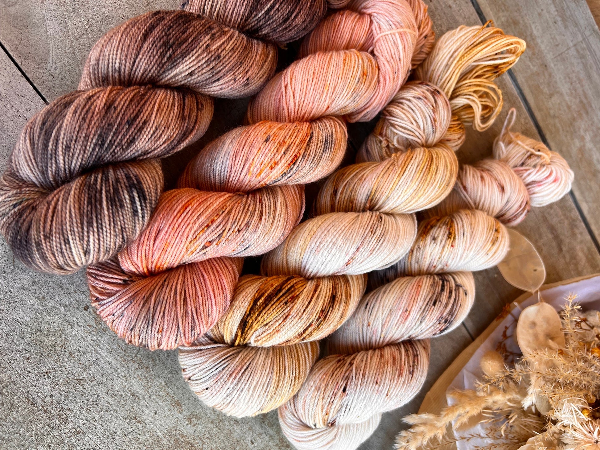 Laine teinte à la main coloris Charlène Fingering Mérinos ou Mérinos nylon ou DK Mérinos ou Lace Mohair et soie