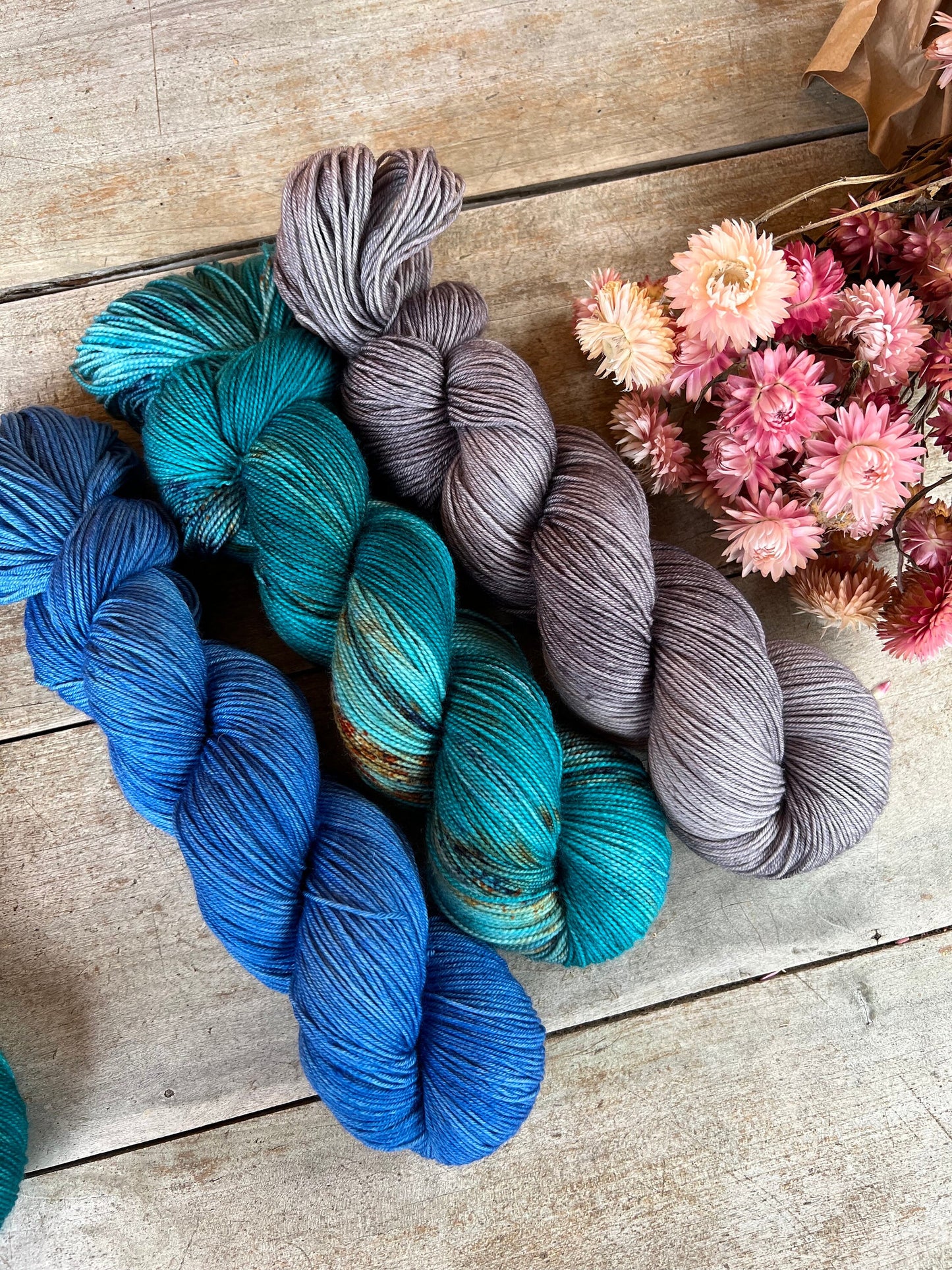 Laine teinte à la main coloris Mouse Fingering Mérinos ou Mérinos nylon ou DK Mérinos ou Lace Mohair et soie
