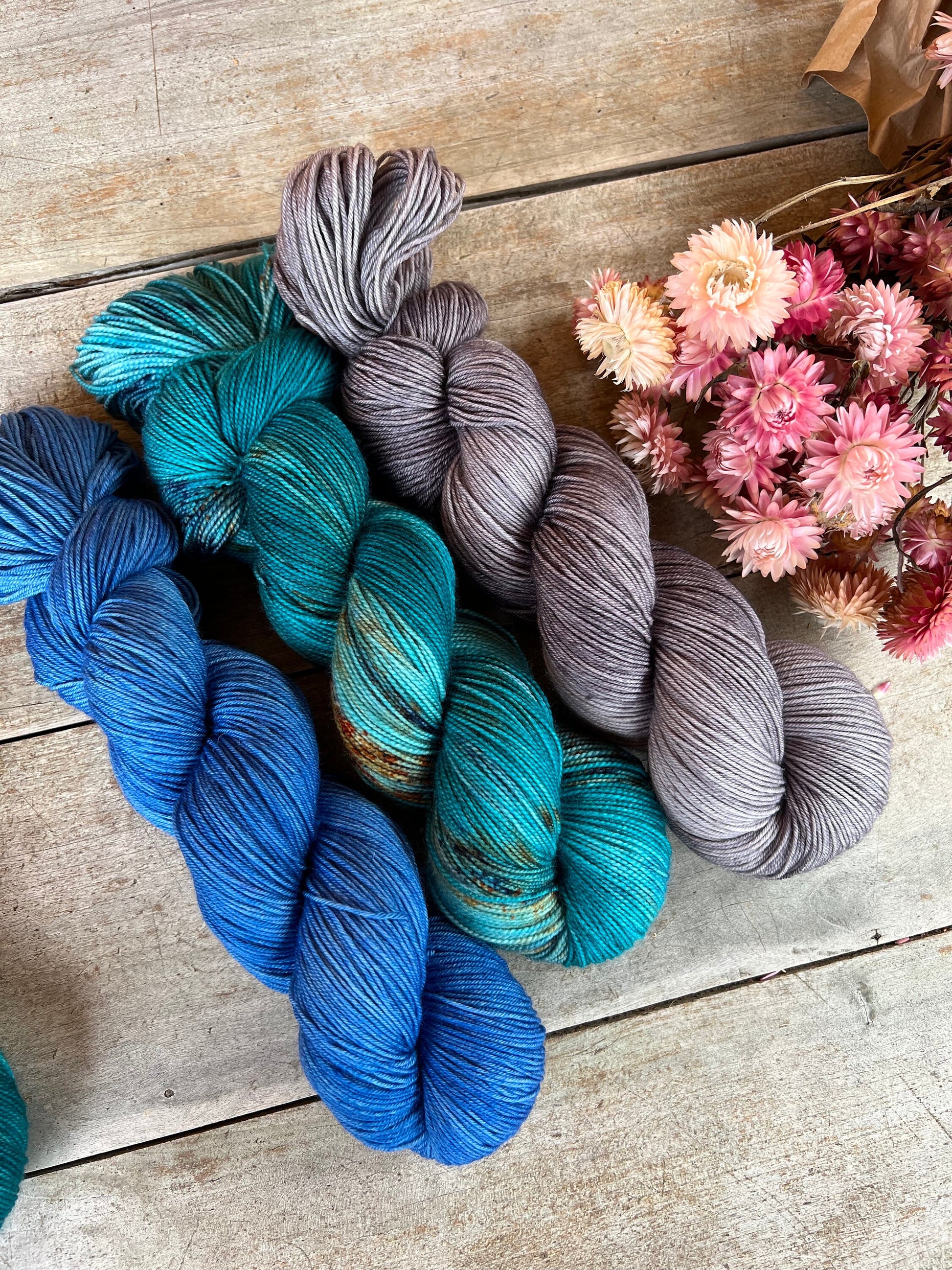 Laine teinte à la main coloris Mouse Fingering Mérinos ou Mérinos nylon ou DK Mérinos ou Lace Mohair et soie