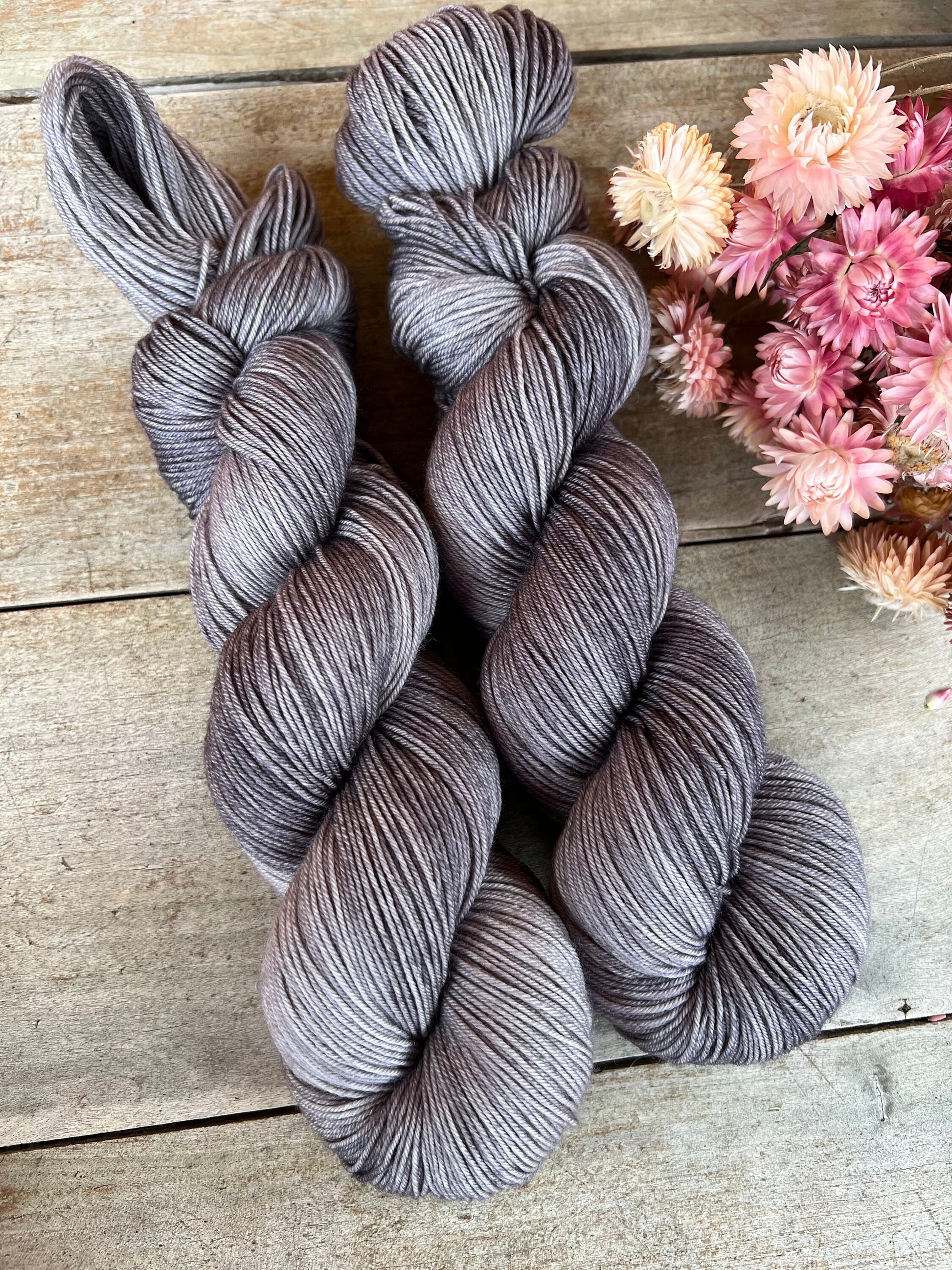 Laine teinte à la main coloris Mouse Fingering Mérinos ou Mérinos nylon ou DK Mérinos ou Lace Mohair et soie