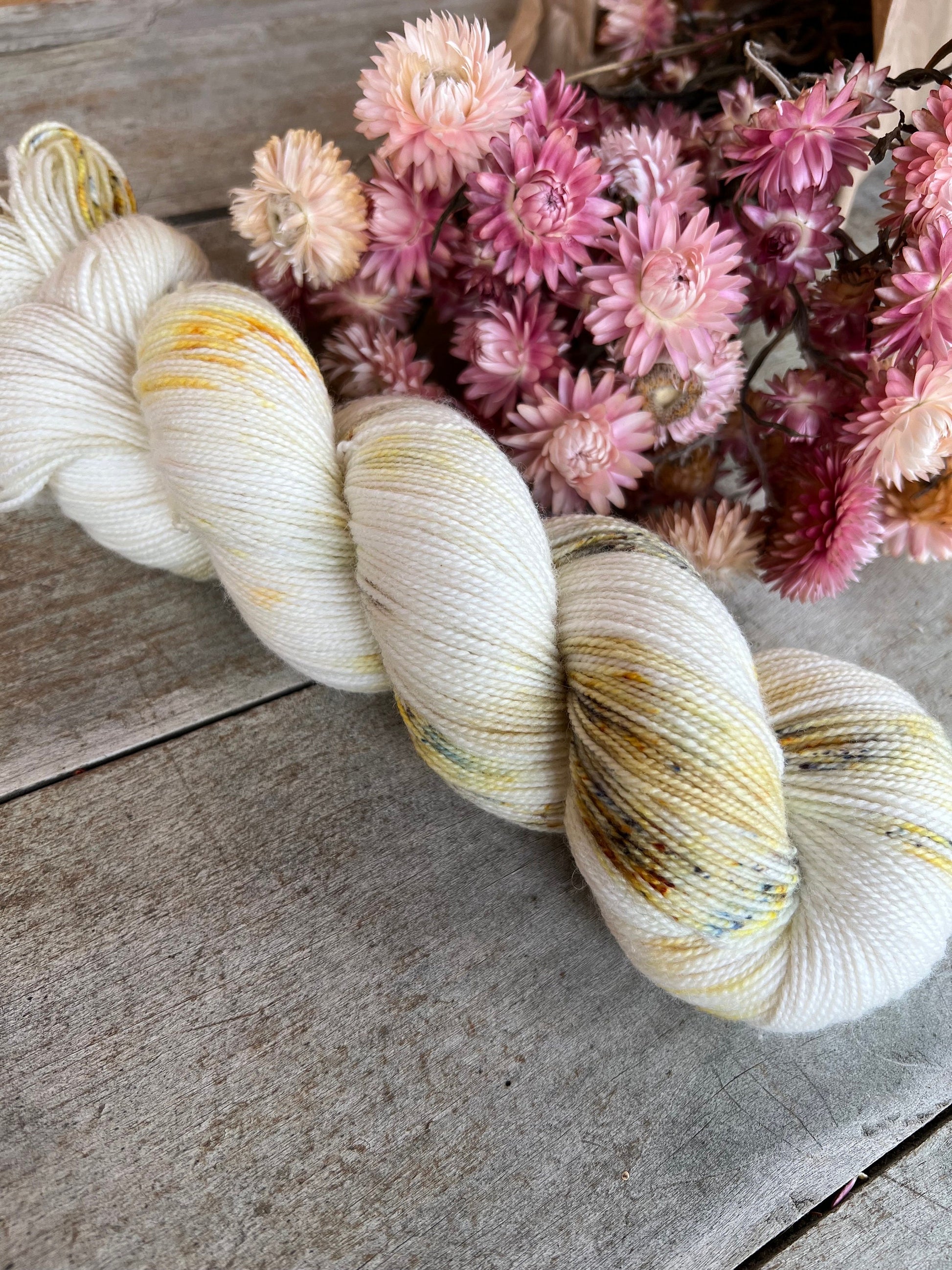 Laine teinte à la main coloris Citronnade Fingering Mérinos ou Mérinos nylon ou DK Mérinos ou Lace Mohair et soie