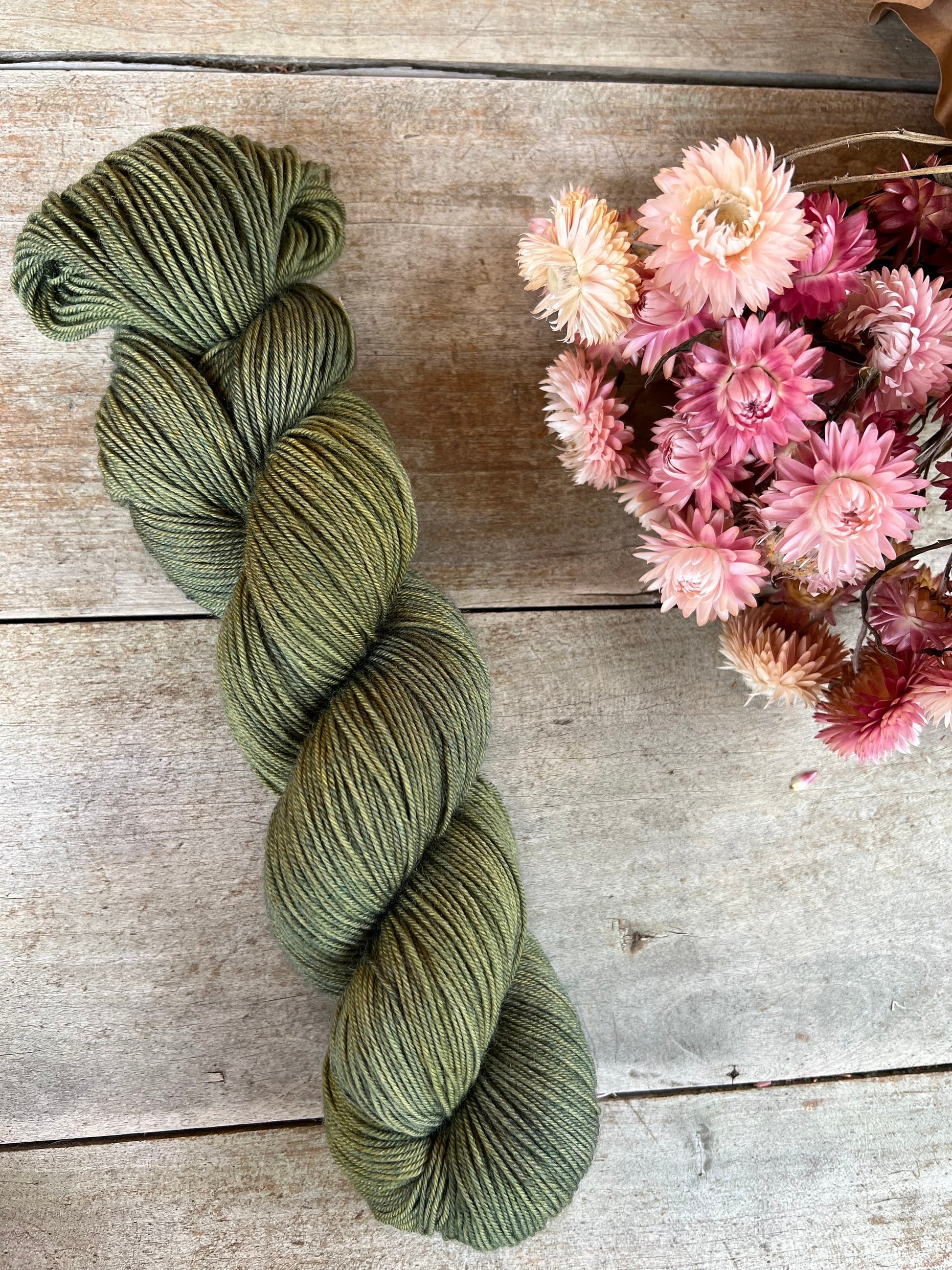 Laine teinte à la main coloris Olive Fingering Mérinos ou Mérinos nylon ou DK Mérinos ou Lace Mohair et soie