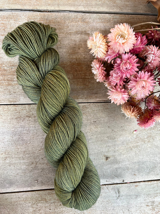 Laine teinte à la main coloris Olive Fingering Mérinos ou Mérinos nylon ou DK Mérinos ou Lace Mohair et soie