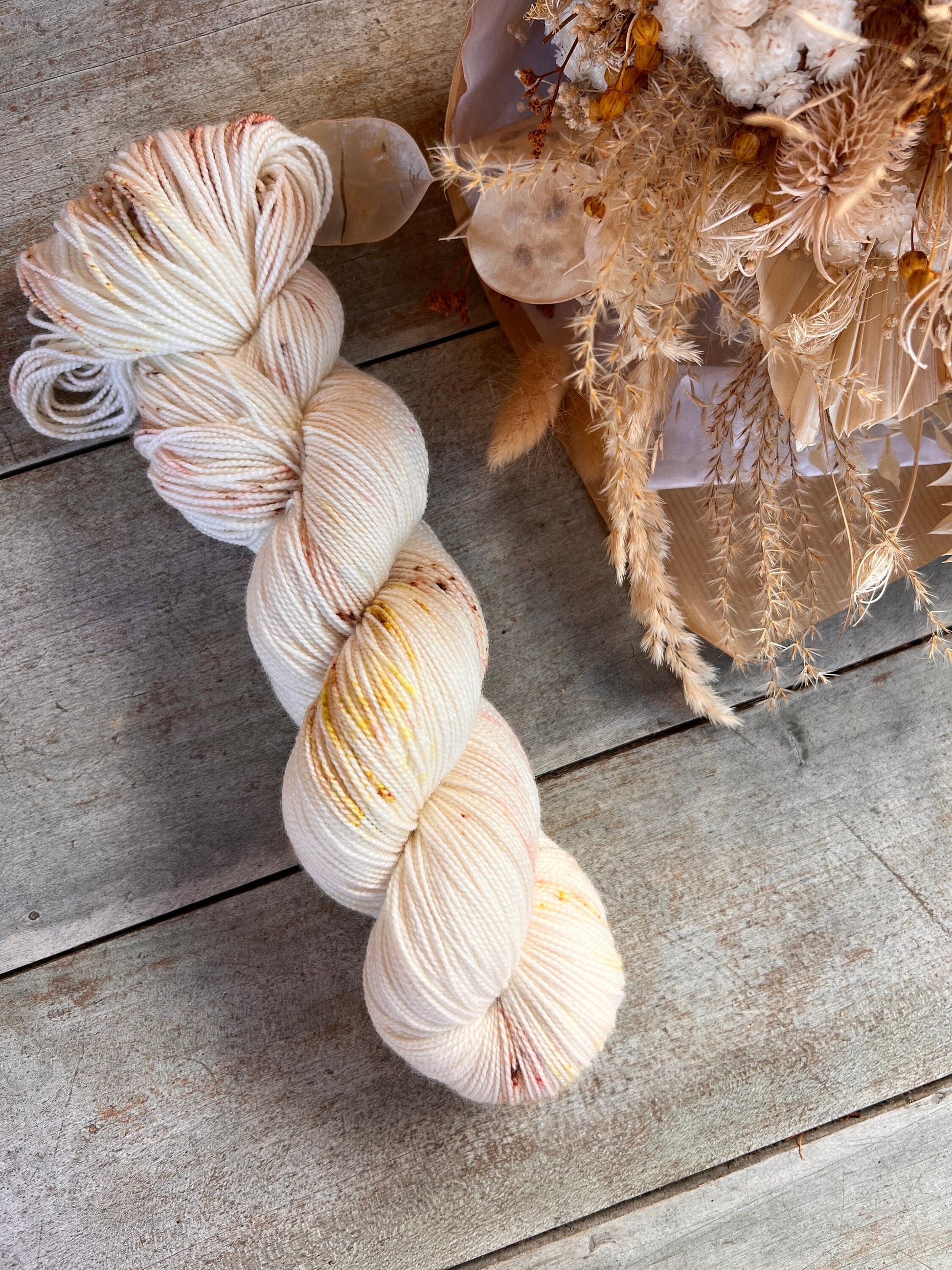 Laine teinte à la main coloris Café Latte Fingering Mérinos ou Mérinos nylon ou DK Mérinos ou Lace Mohair et soie