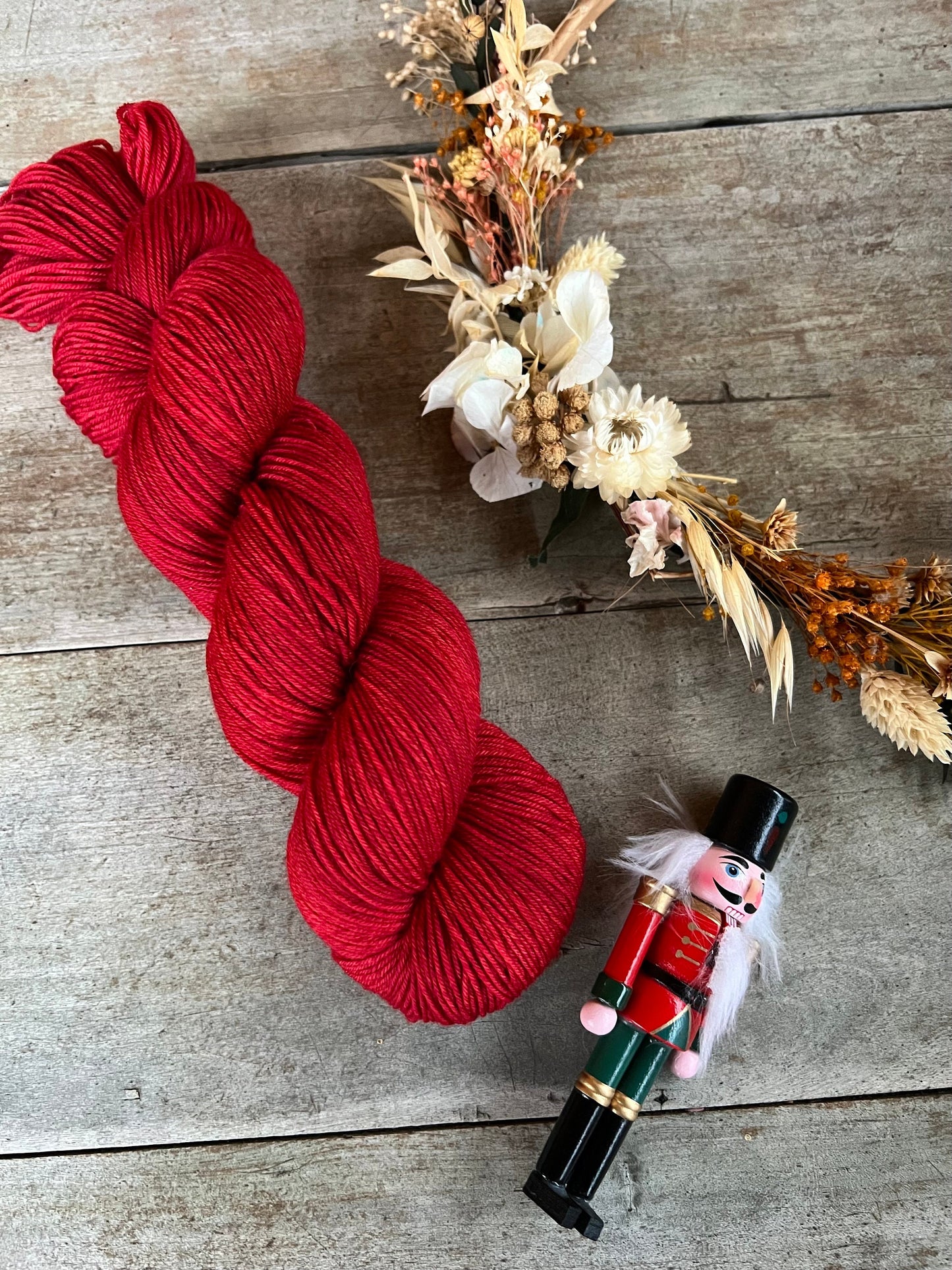 Laine teinte à la main Poinsettia Fingering Mérinos ou Mérinos nylon ou DK Mérinos ou Lace Mohair et soie