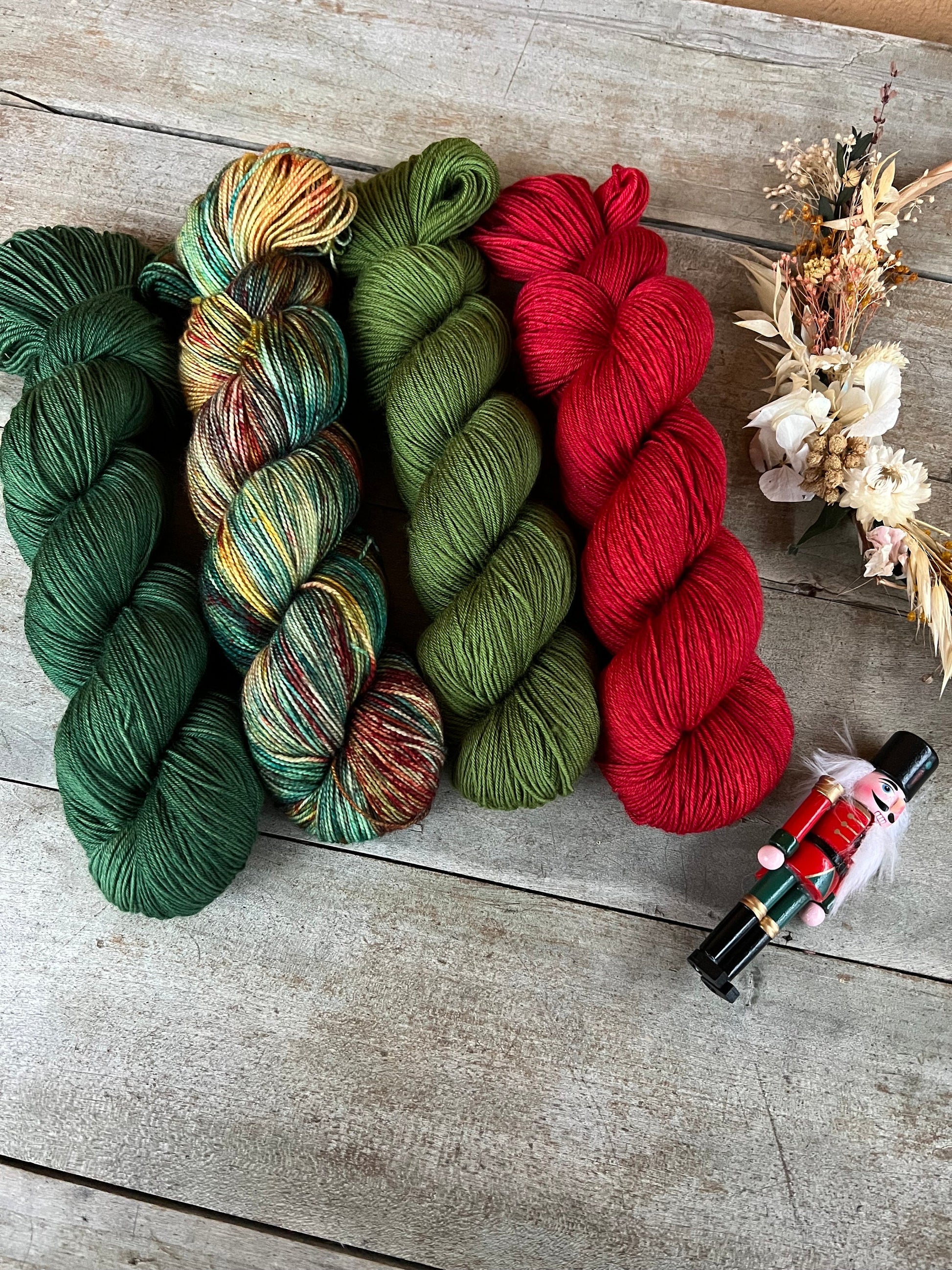 Laine teinte à la main Pilea Fingering Mérinos ou Mérinos nylon ou DK Mérinos ou Lace Mohair et soie