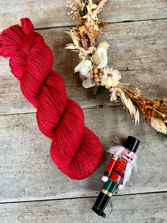 Laine teinte à la main Poinsettia Fingering Mérinos ou Mérinos nylon ou DK Mérinos ou Lace Mohair et soie