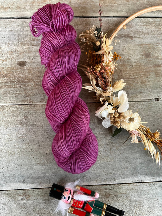 Laine teinte à la main Améthyste Fingering Mérinos ou Mérinos nylon ou DK Mérinos ou Lace Mohair et soie