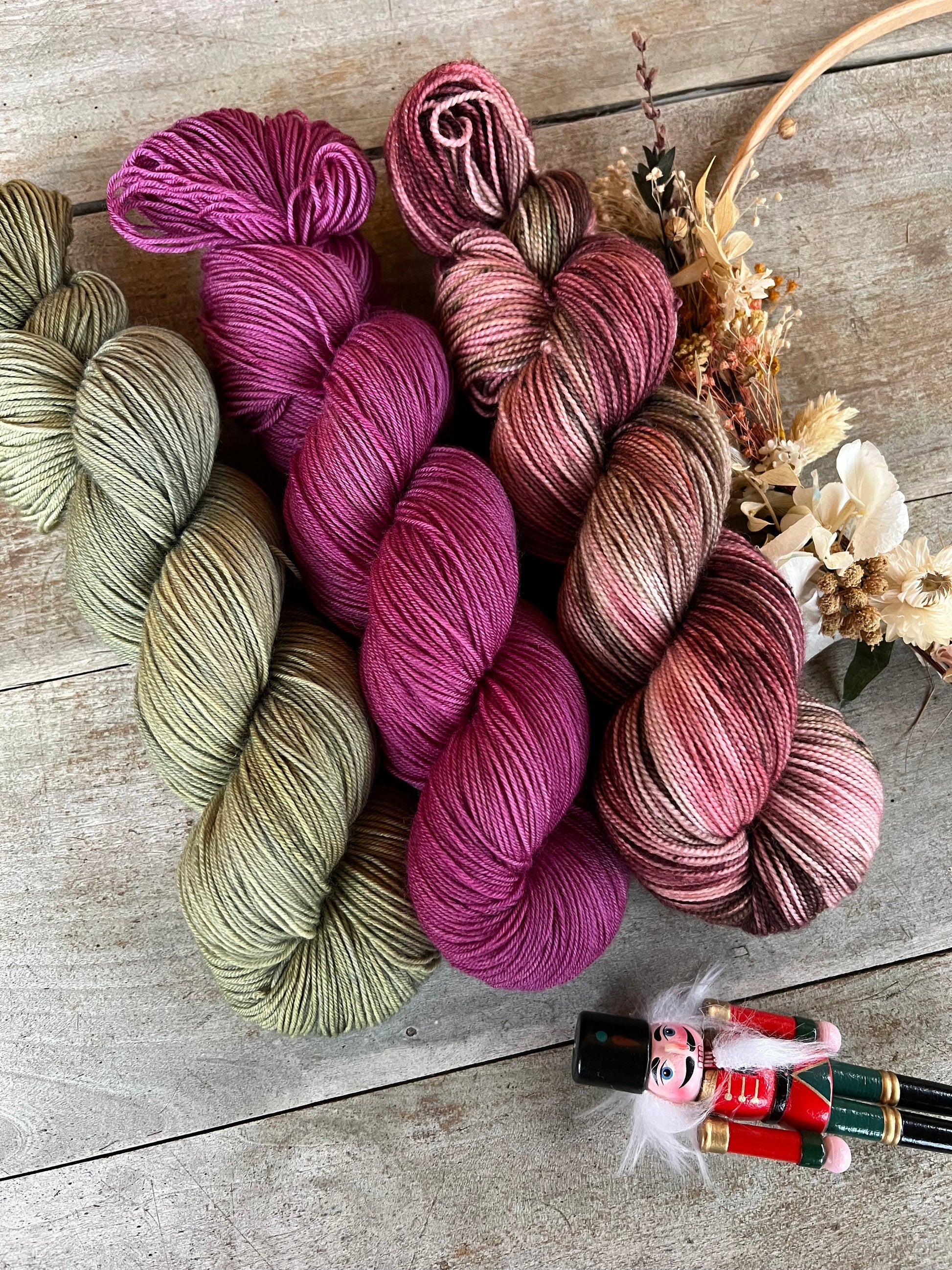 Laine teinte à la main Améthyste Fingering Mérinos ou Mérinos nylon ou DK Mérinos ou Lace Mohair et soie