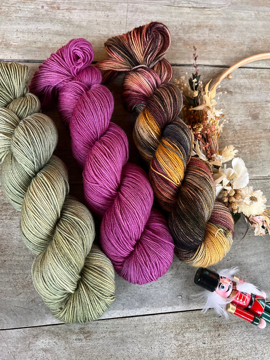 Laine teinte à la main Améthyste Fingering Mérinos ou Mérinos nylon ou DK Mérinos ou Lace Mohair et soie