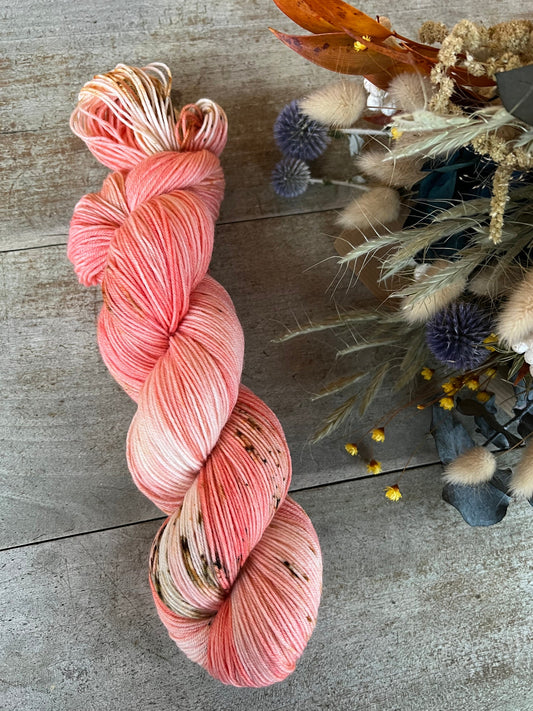 Laine teinte à la main Peach Fingering Mérinos ou Mérinos nylon ou DK Mérinos ou Lace Mohair et soie