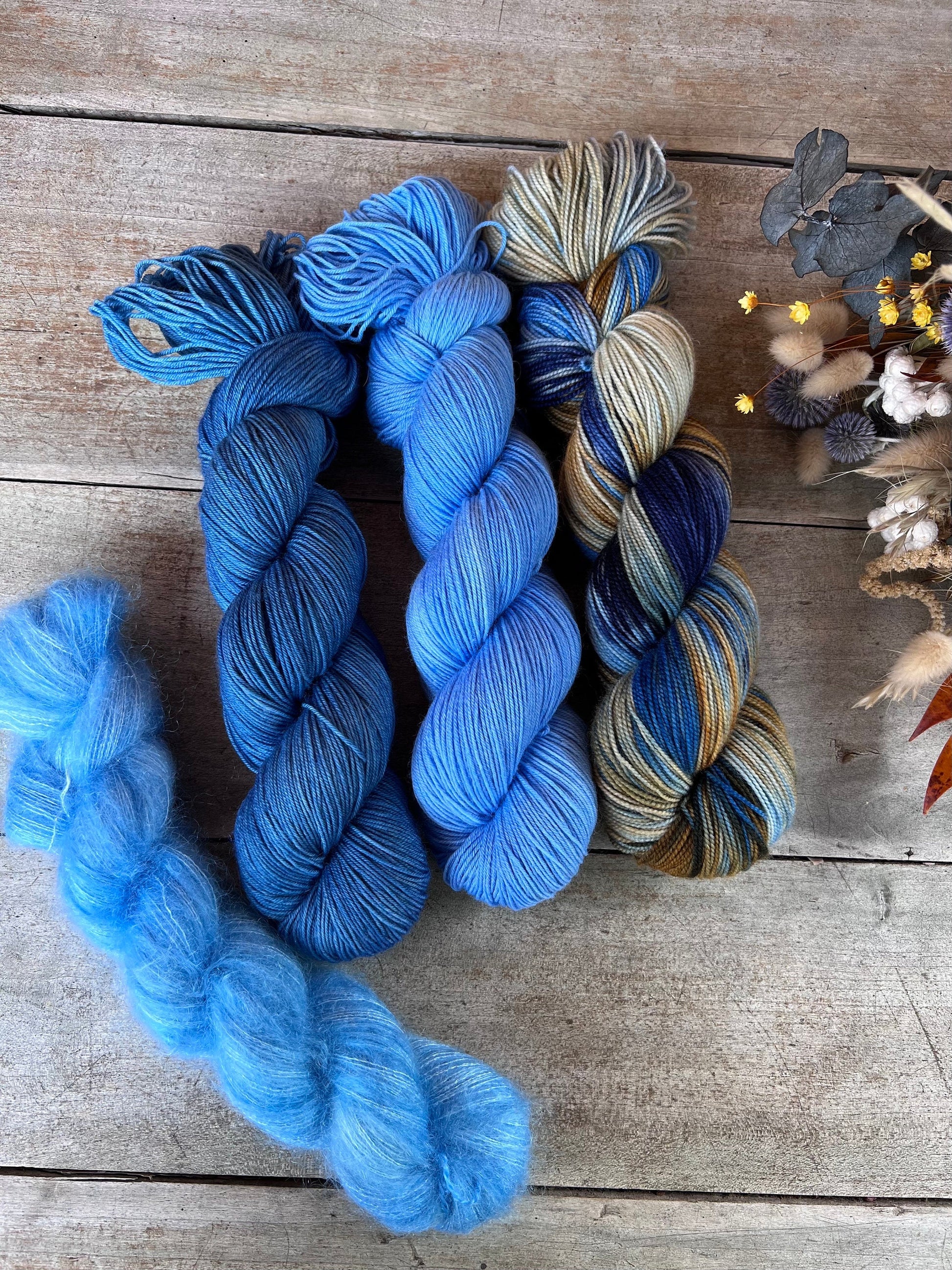 Laine teinte à la main coloris Flipper  Fingering Mérinos ou Mérinos nylon ou DK mérinos ou Lace Mohair et soie