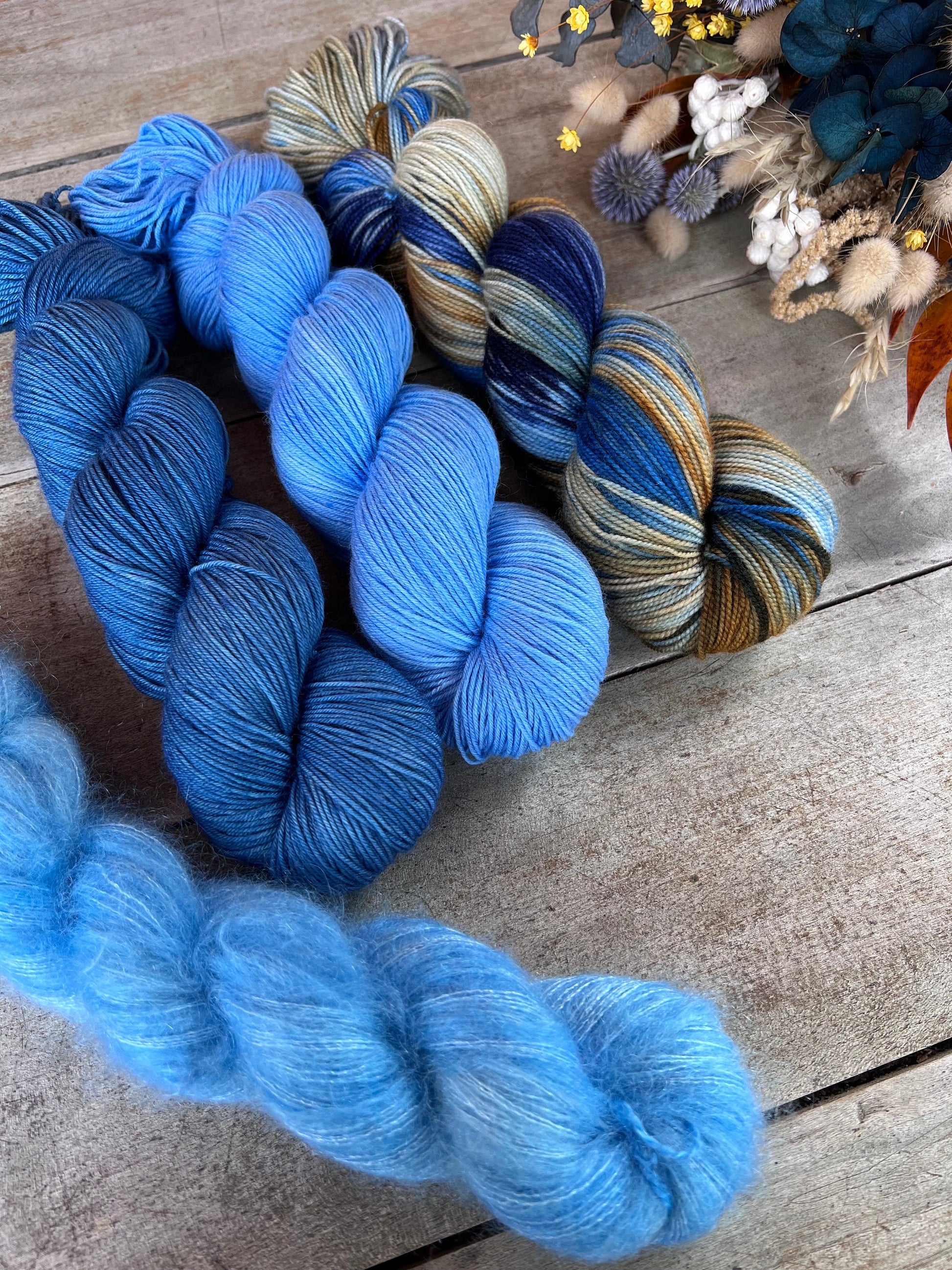 Laine teinte à la main coloris Flipper  Fingering Mérinos ou Mérinos nylon ou DK mérinos ou Lace Mohair et soie