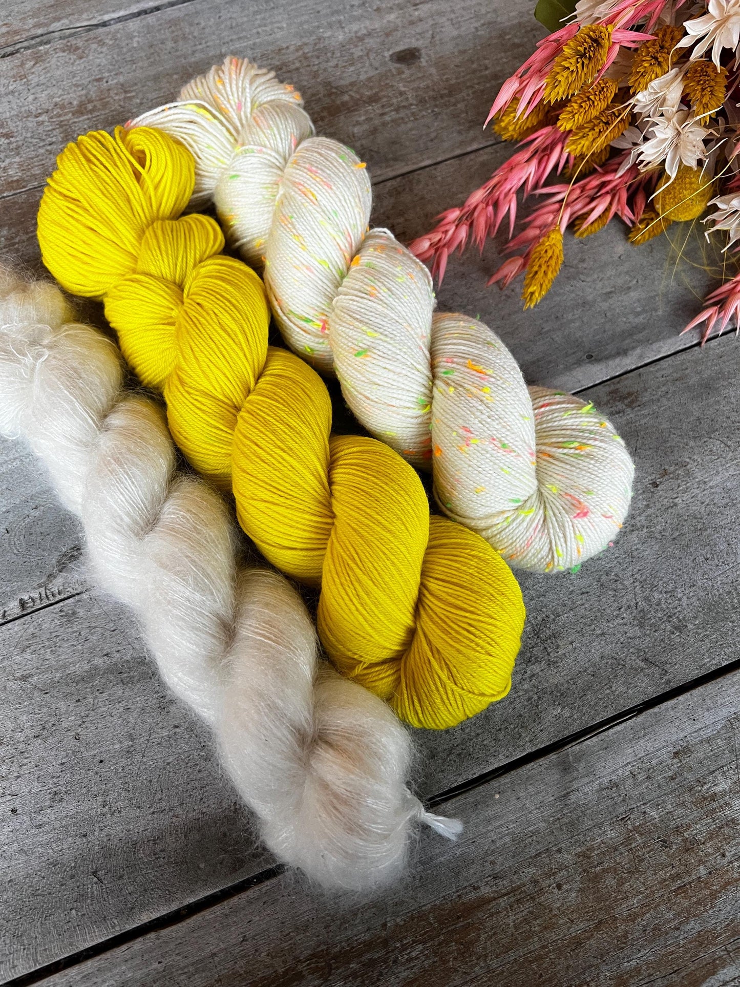 Laine teinte à la main coloris Sunny Fingering Mérinos ou Mérinos nylon ou DK mérinos ou Lace mohair et soie