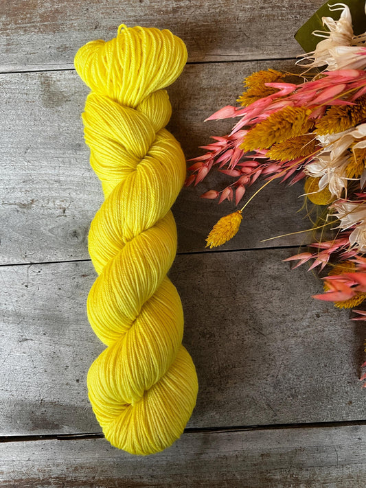 Laine teinte à la main coloris Solaire Fingering Mérinos ou mérinos nylon ou DK Mérinos ou Lace mohair et soie