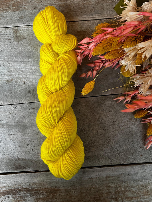 Laine teinte à la main coloris Sunny Fingering Mérinos ou Mérinos nylon ou DK mérinos ou Lace mohair et soie