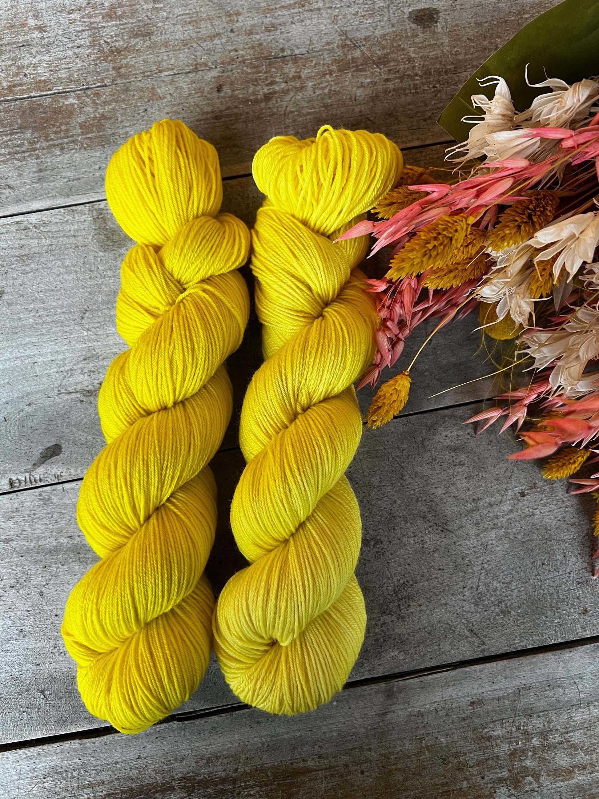 Laine teinte à la main coloris Sunny Fingering Mérinos ou Mérinos nylon ou DK mérinos ou Lace mohair et soie