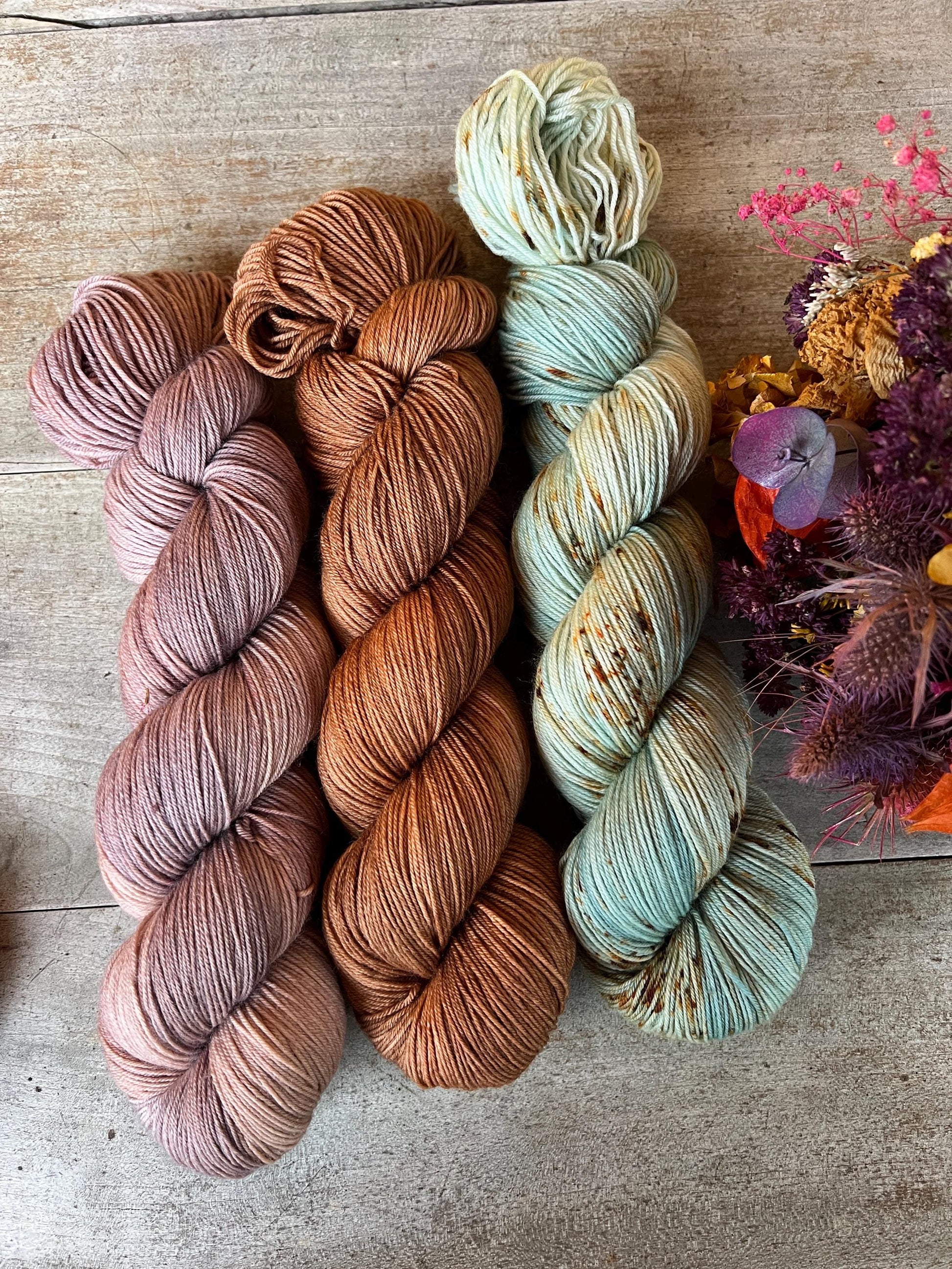 Laine teinte à la main coloris Aude Fingering Mérinos ou Mérinos nylon ou DK Mérinos ou Lace Mohair et soie