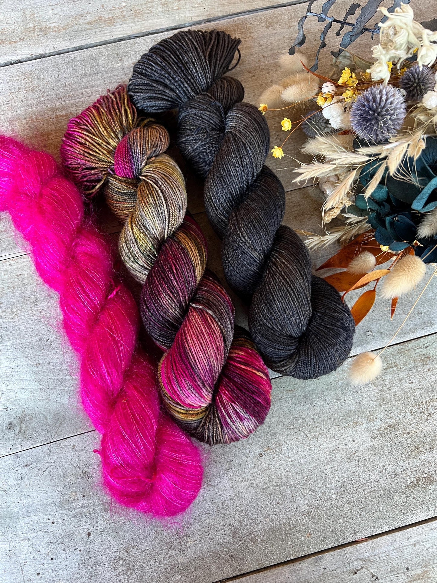 Laine teinte à la main coloris Charbon Fingering Mérinos ou Merinos nylon ou DK Mérinos ou Lace mohair et soie