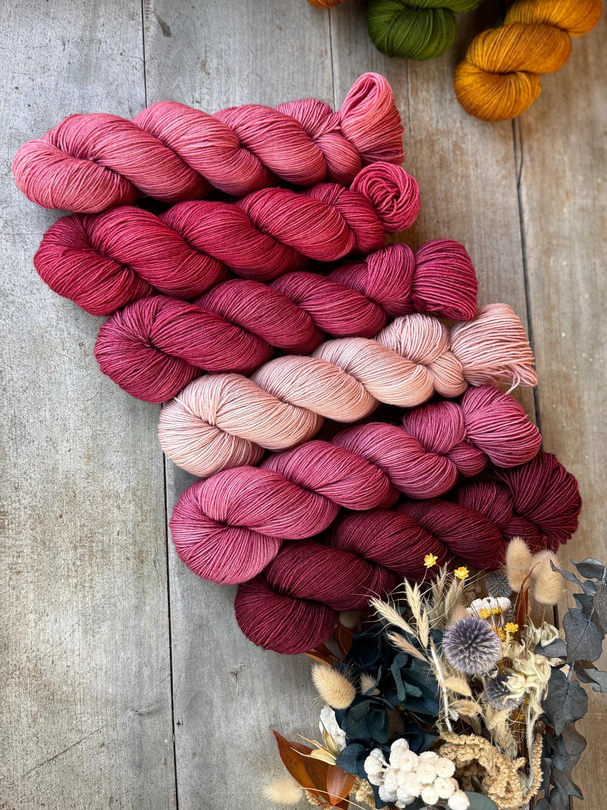 Laine teinte à la main Jasmine  Fingering Mérinos ou Mérinos nylon ou DK Mérinos ou Lace Mohair et soie