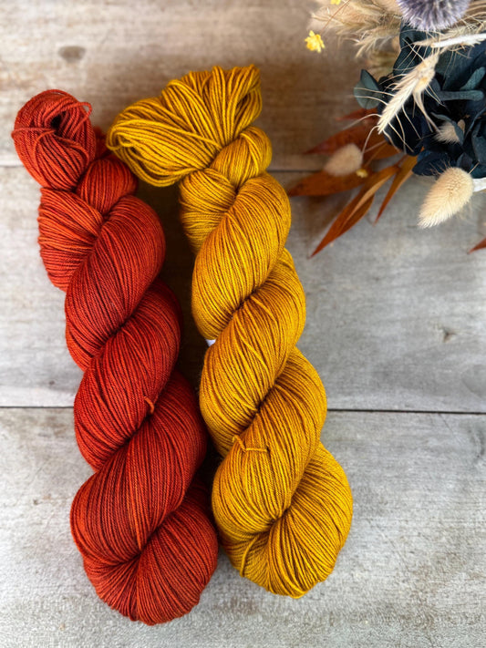 Laine teinte à la main Capucine Fingering Mérinos ou Mérinos nylon ou DK Mérinos ou Lace Mohair et soie